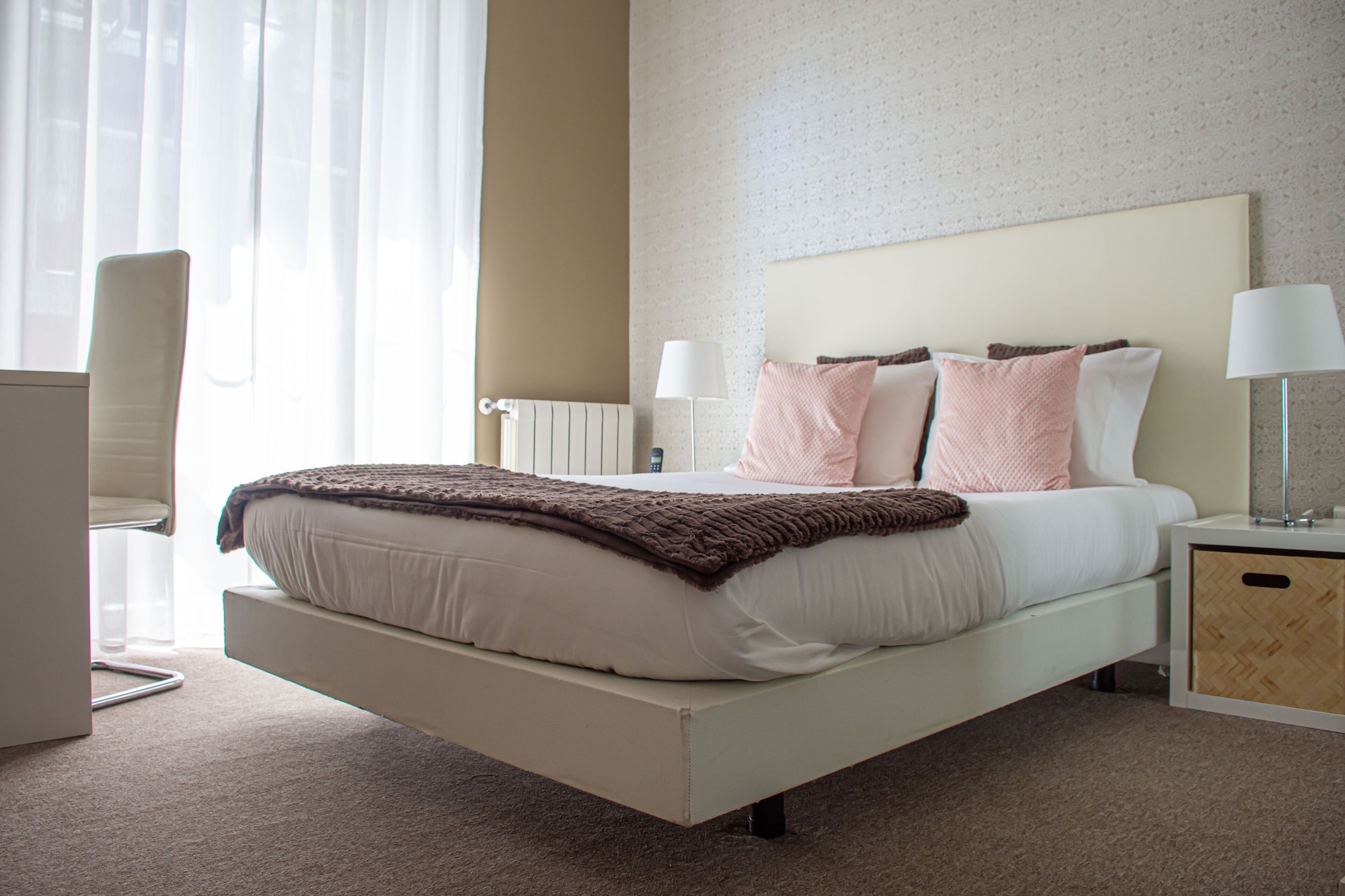 基础双人房， 城市景观