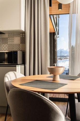 B6 带露台和山景的公寓