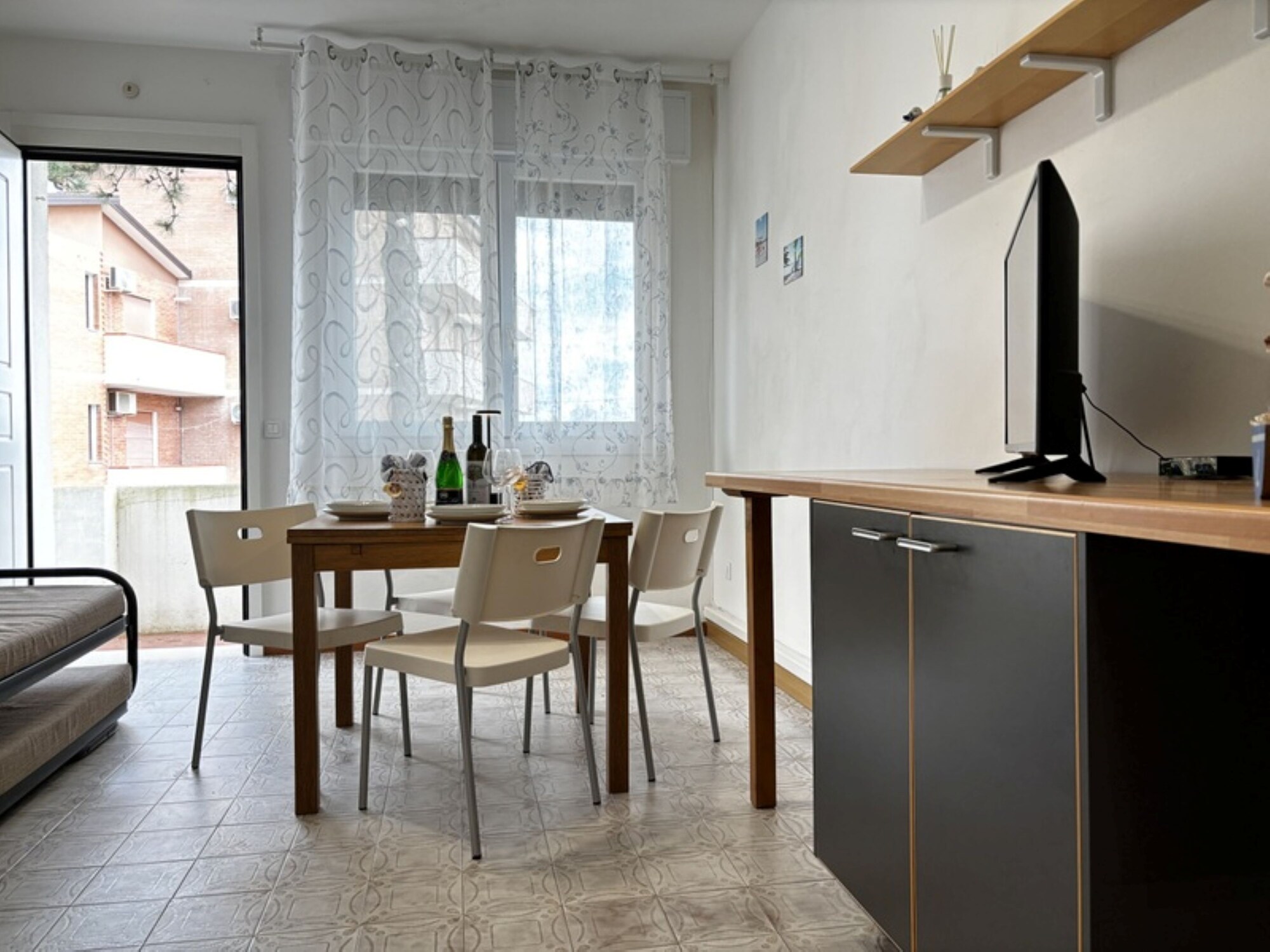 带阳台的花园景两卧室公寓