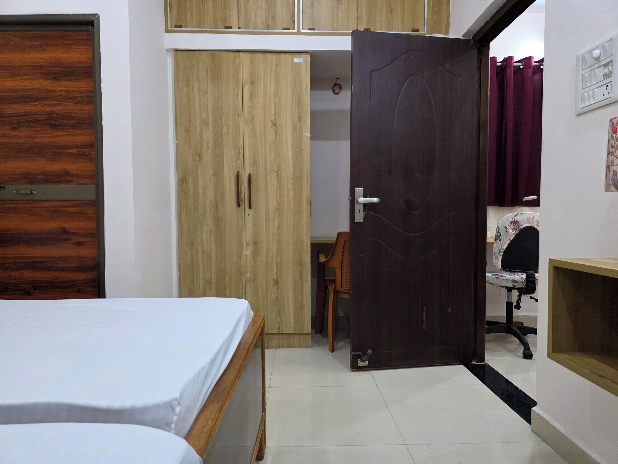 专享公寓，多张床，带阳台，城景