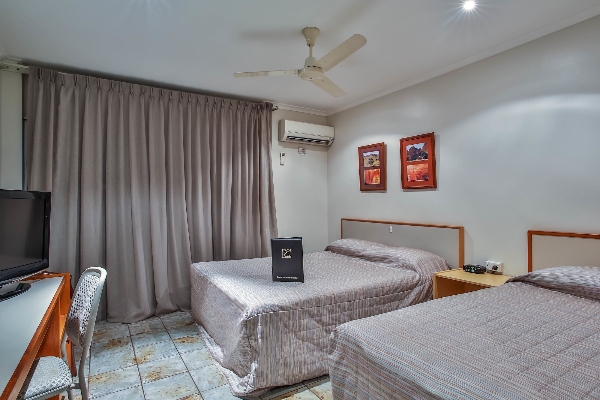 标准双人床和单人床房