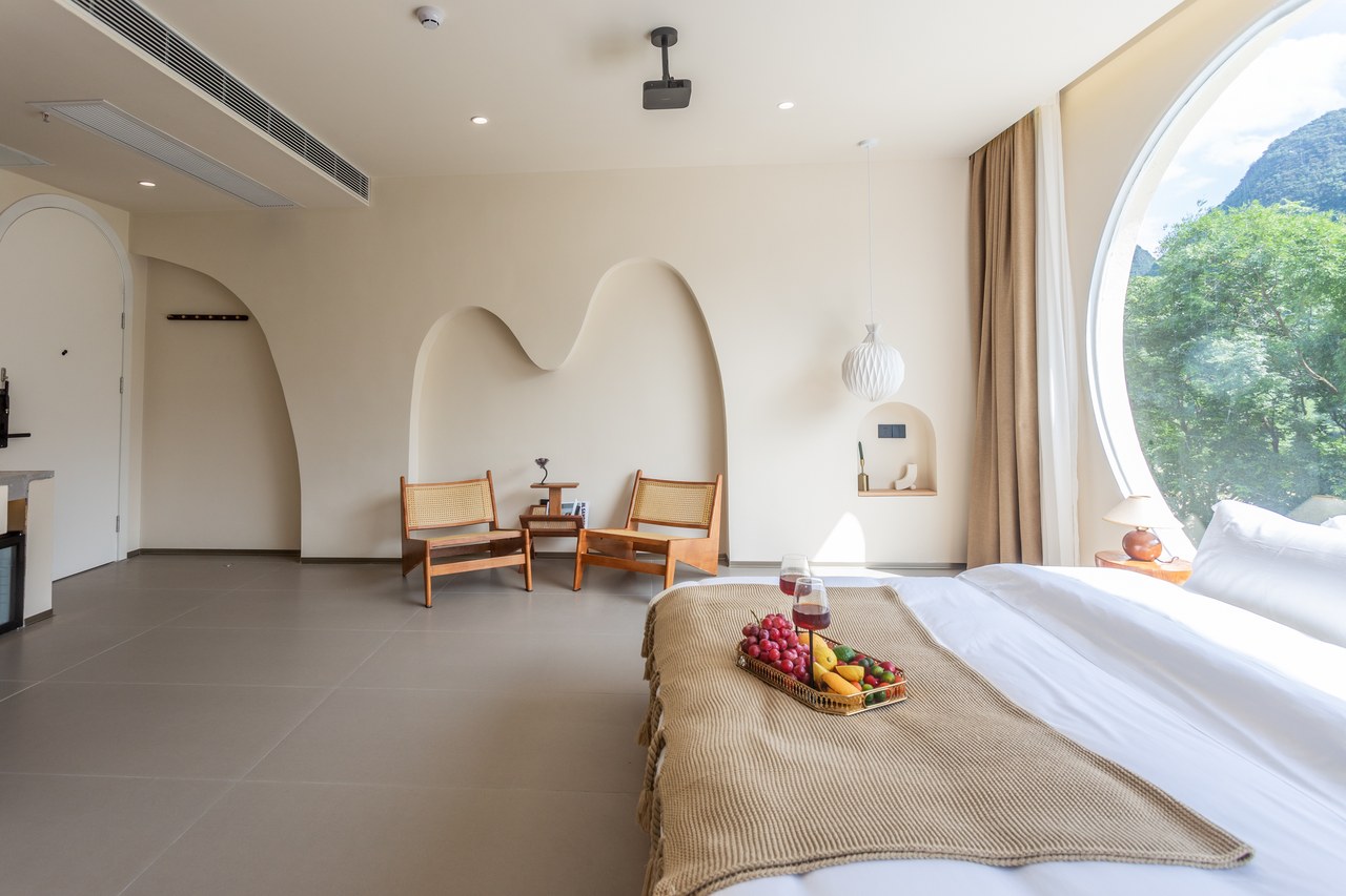 原野·长空·山水景观浴缸豪华大床房