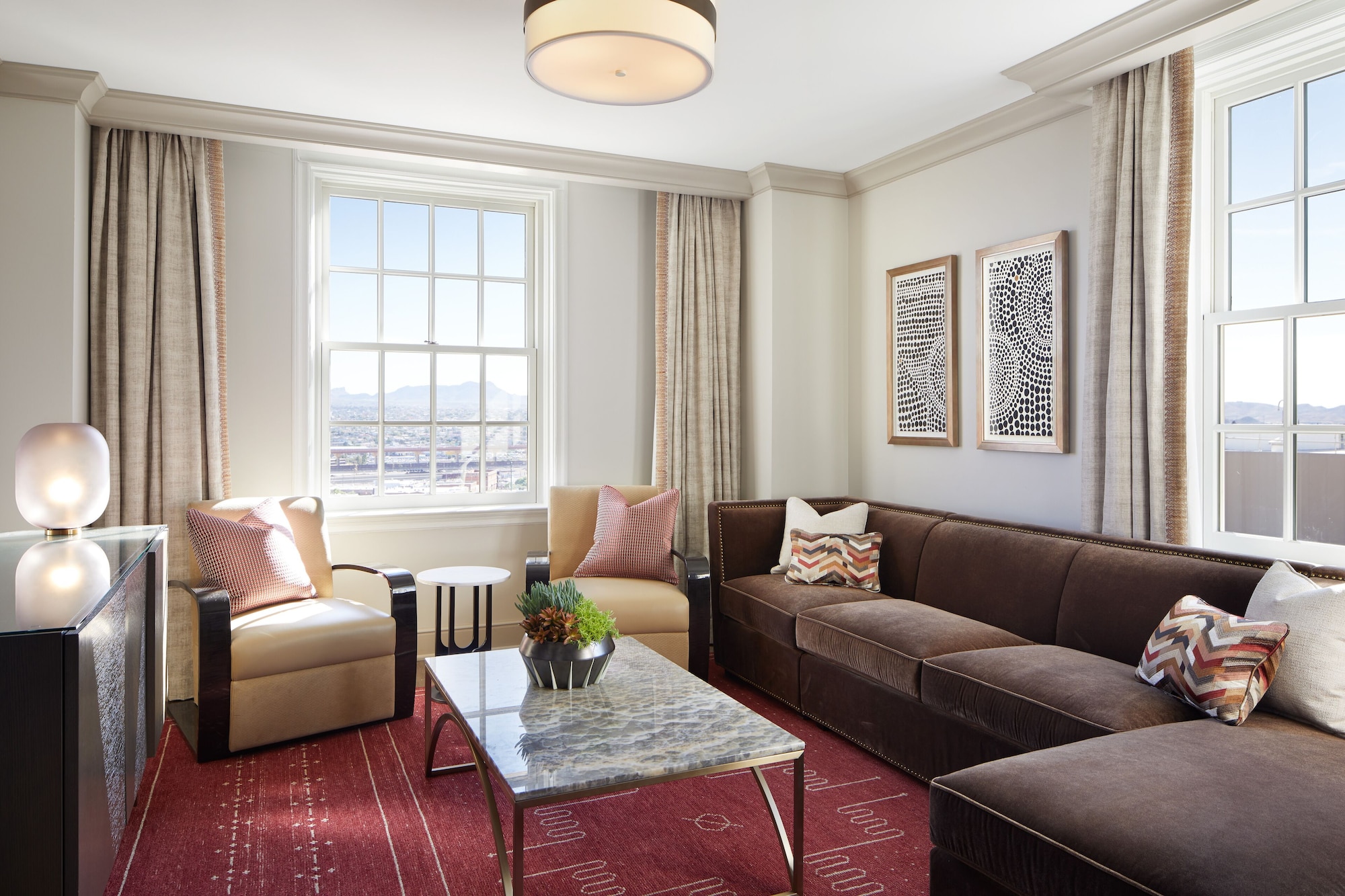 地标特大床套房