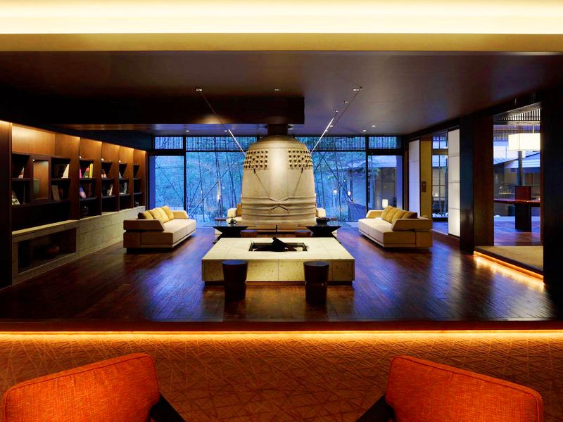 豪华尊贵特大床房