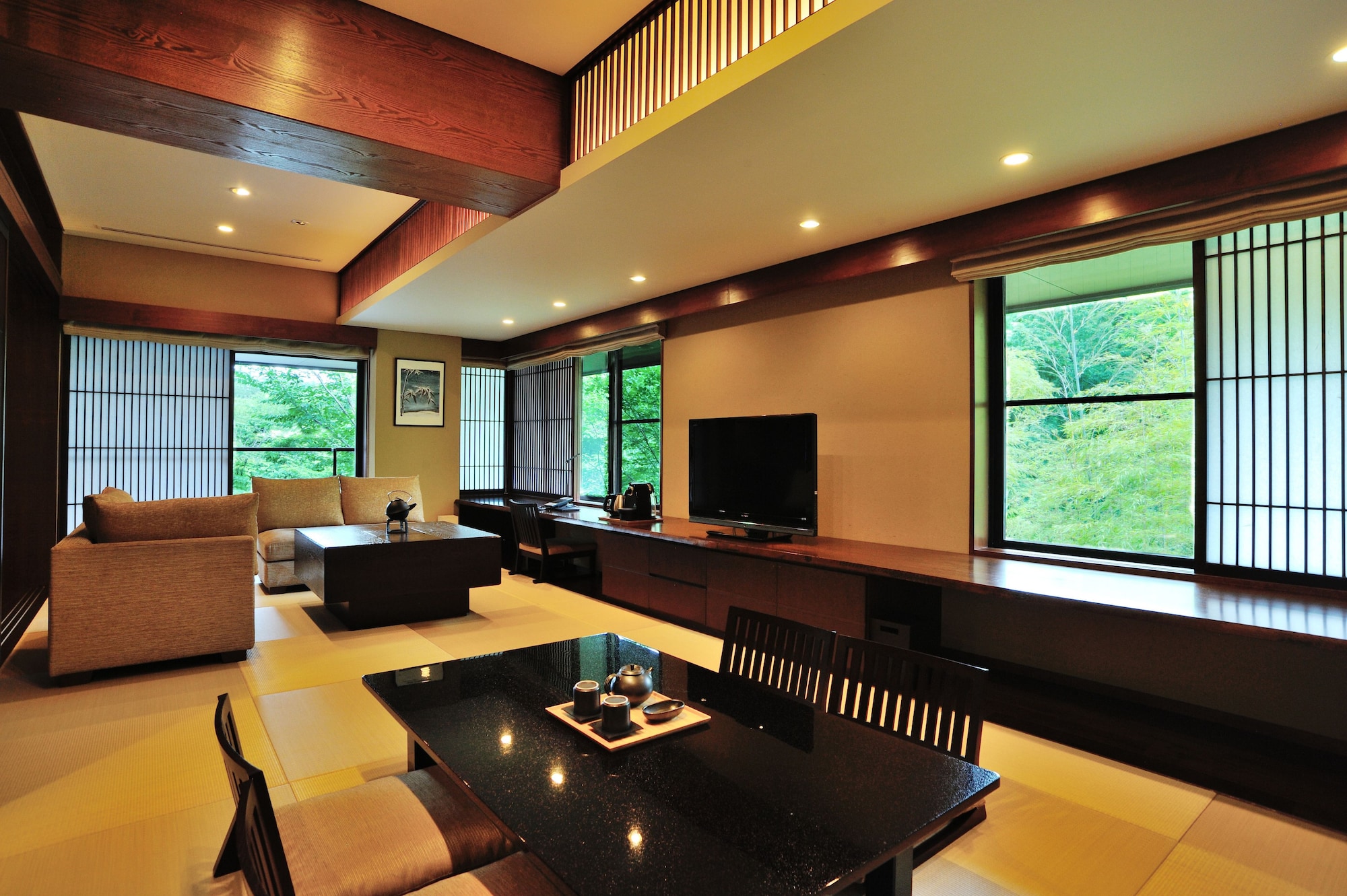 山脉景观松树套房