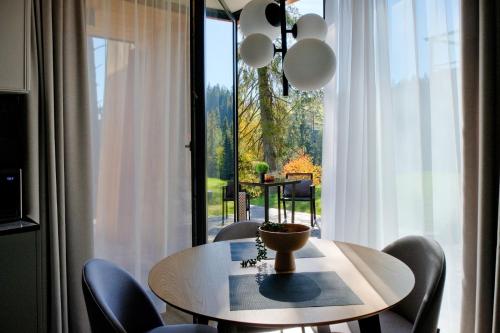 B6 带露台和山景的公寓