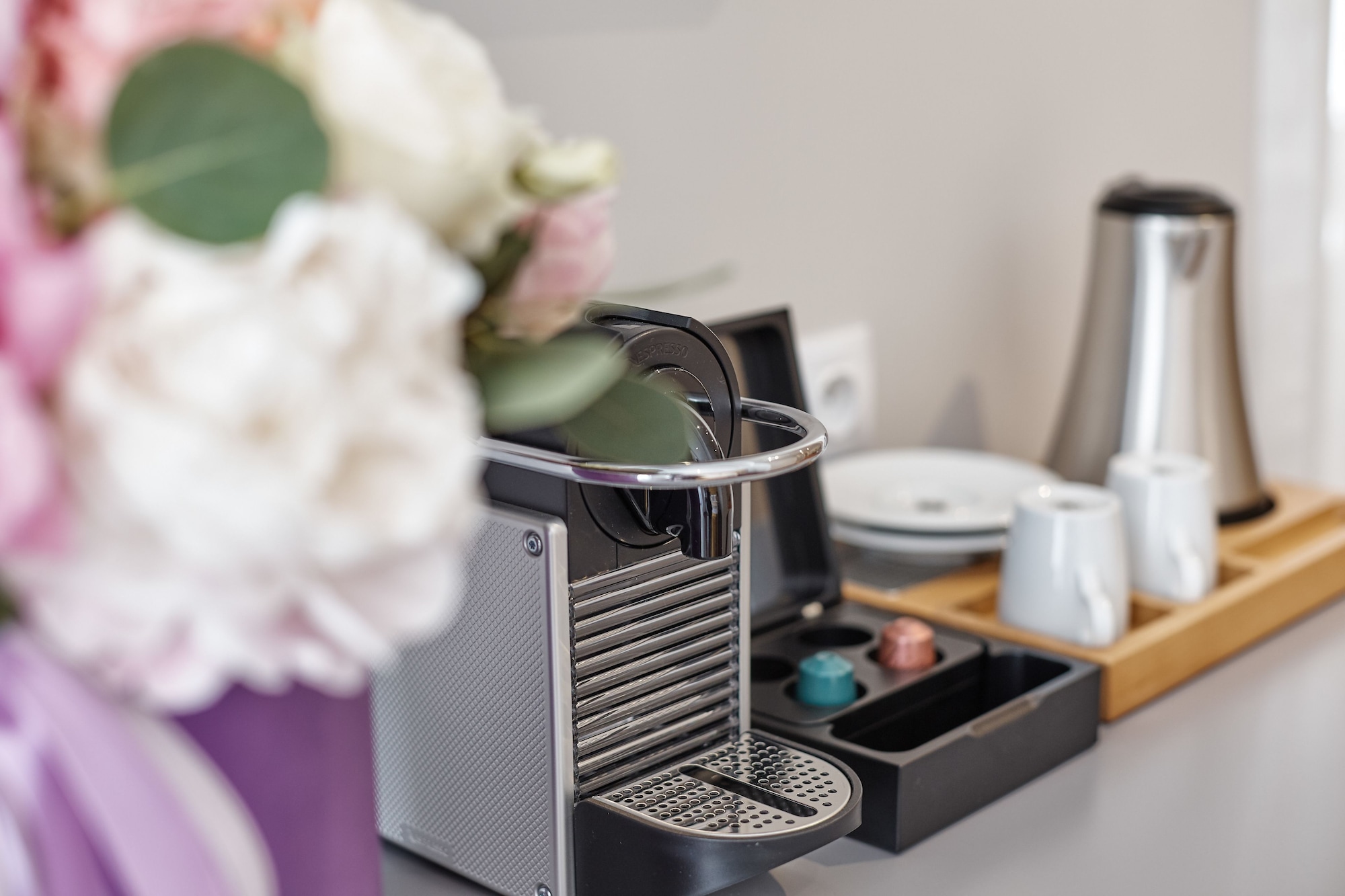 奢华双人房， 1 张特大床， 河景