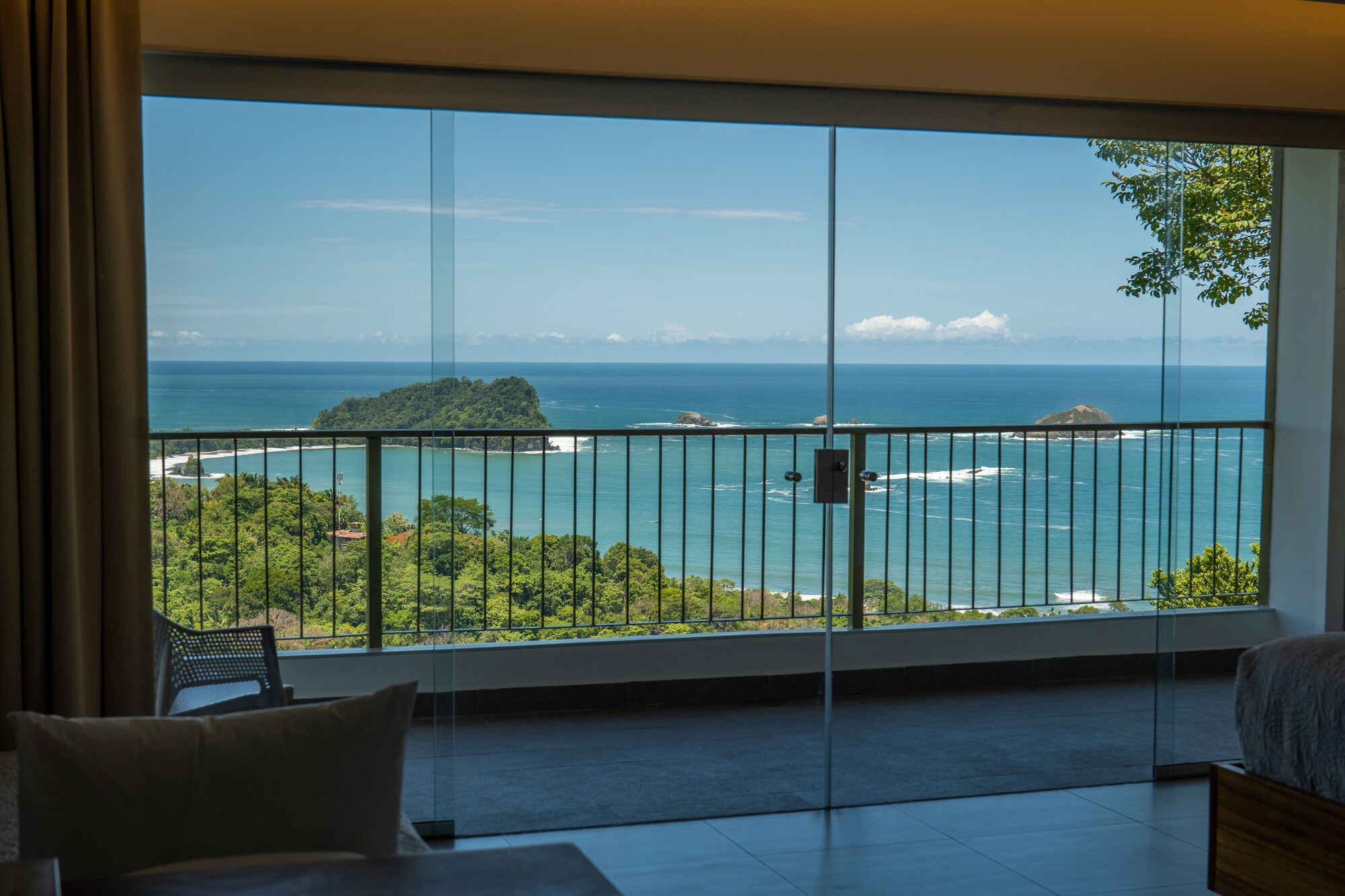 标准日出海景房