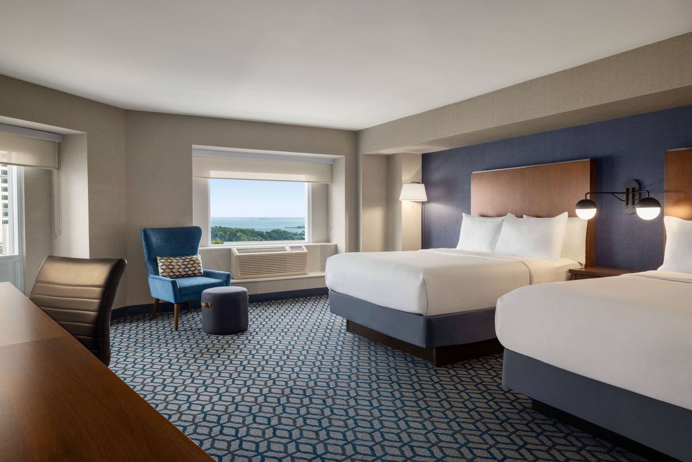 2张大床， 行动无障碍房间， 无障碍淋浴， 城市景观， 无烟房