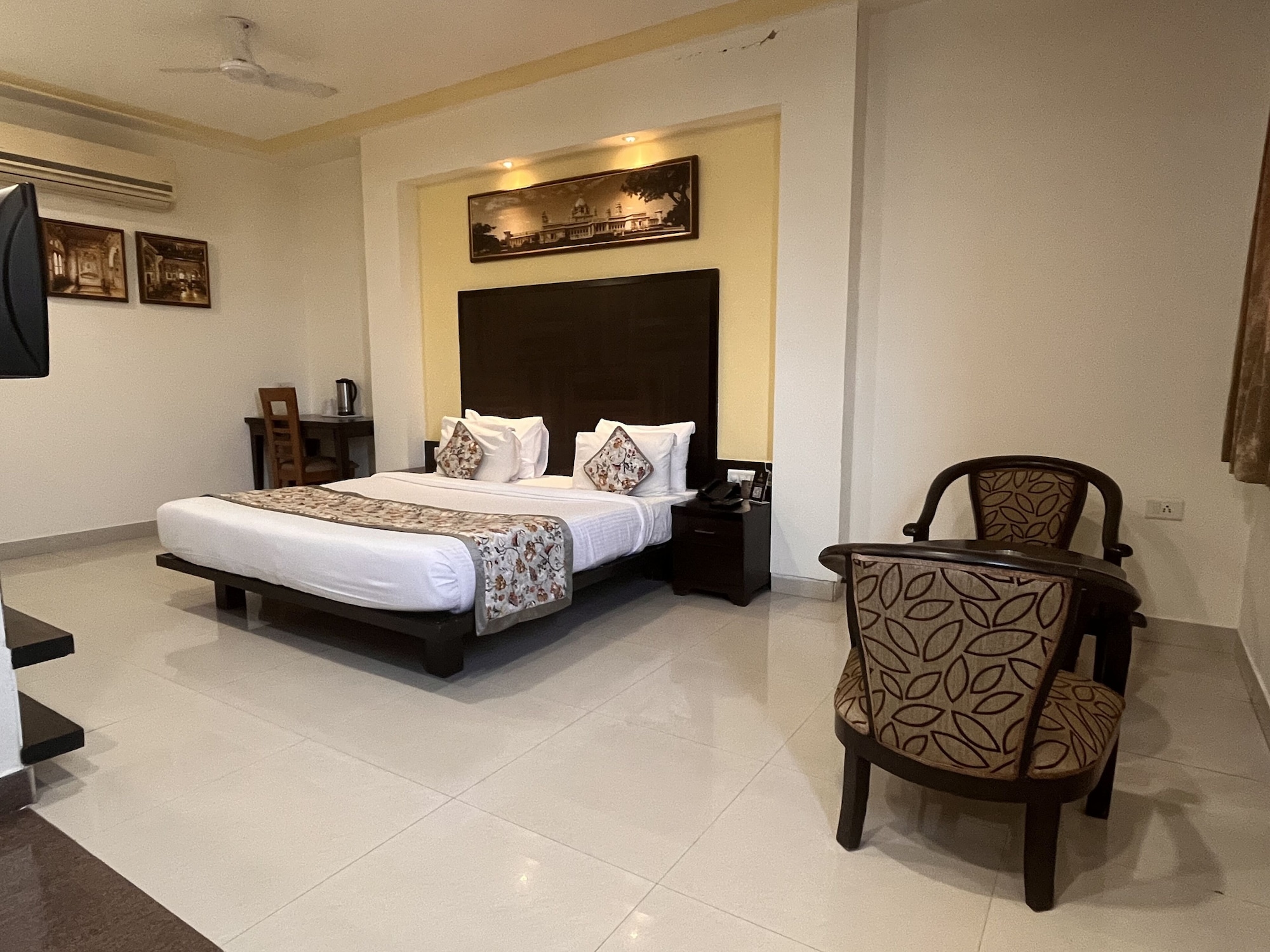 行政双人房， 1 张大床