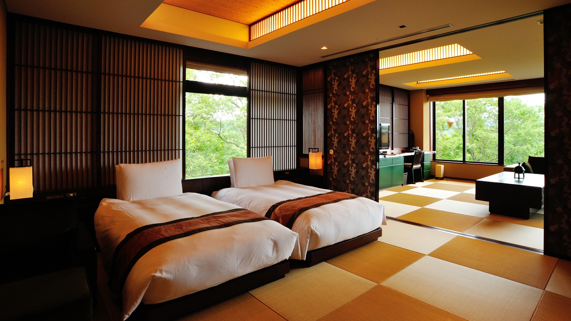 奢华套房和洋式双床房，山脉及河景无烟房（带温泉风吕的全景套房，112平方米）