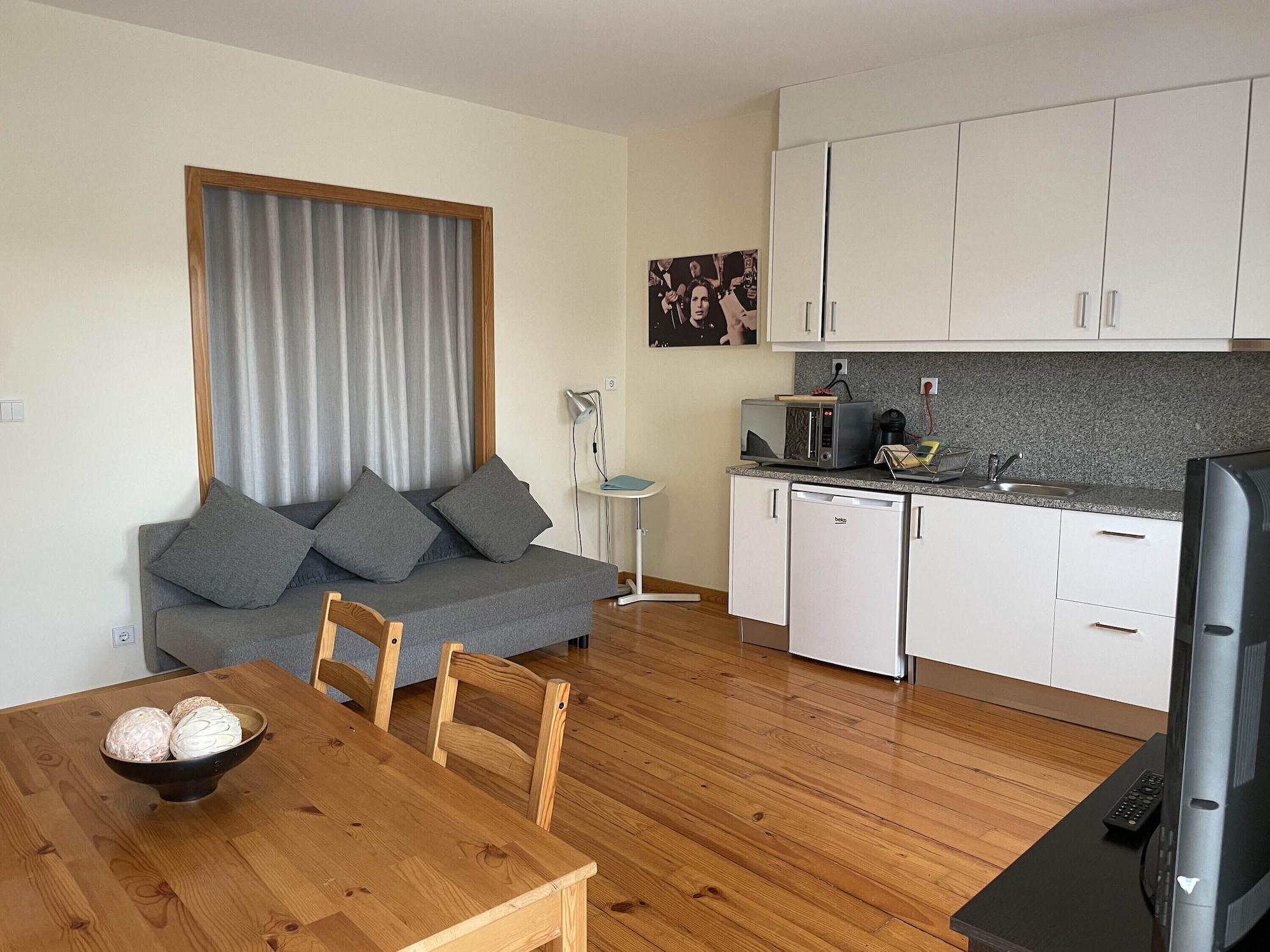 高级公寓， 1 间卧室， 阳台 （2T）