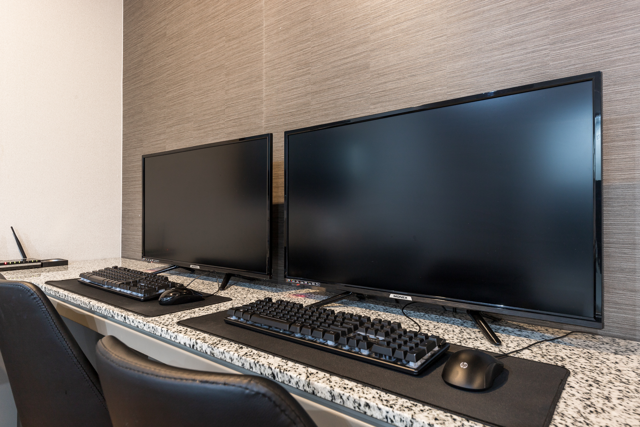 Vip雙床房（情侶電腦，星巴克膠囊咖啡，Netflix免費觀看）