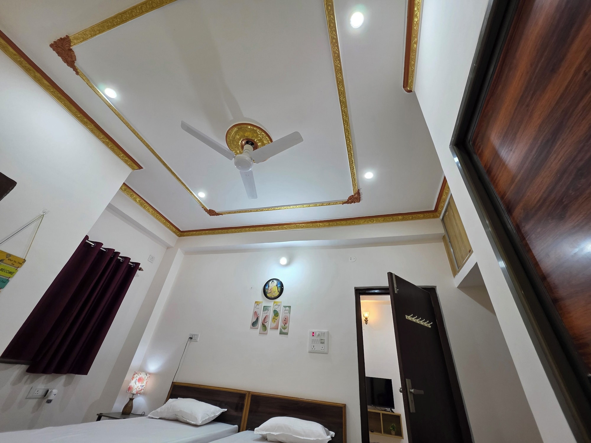 奢华公寓， 多张床， 阳台， 城市景观