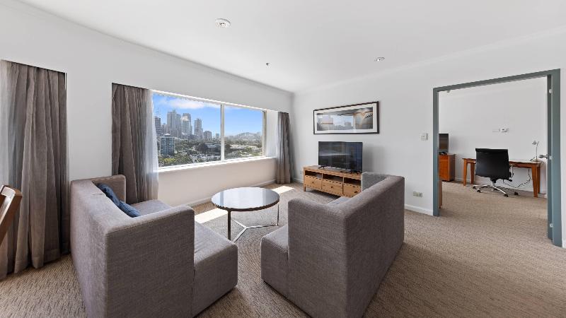 一卧室加大床套房