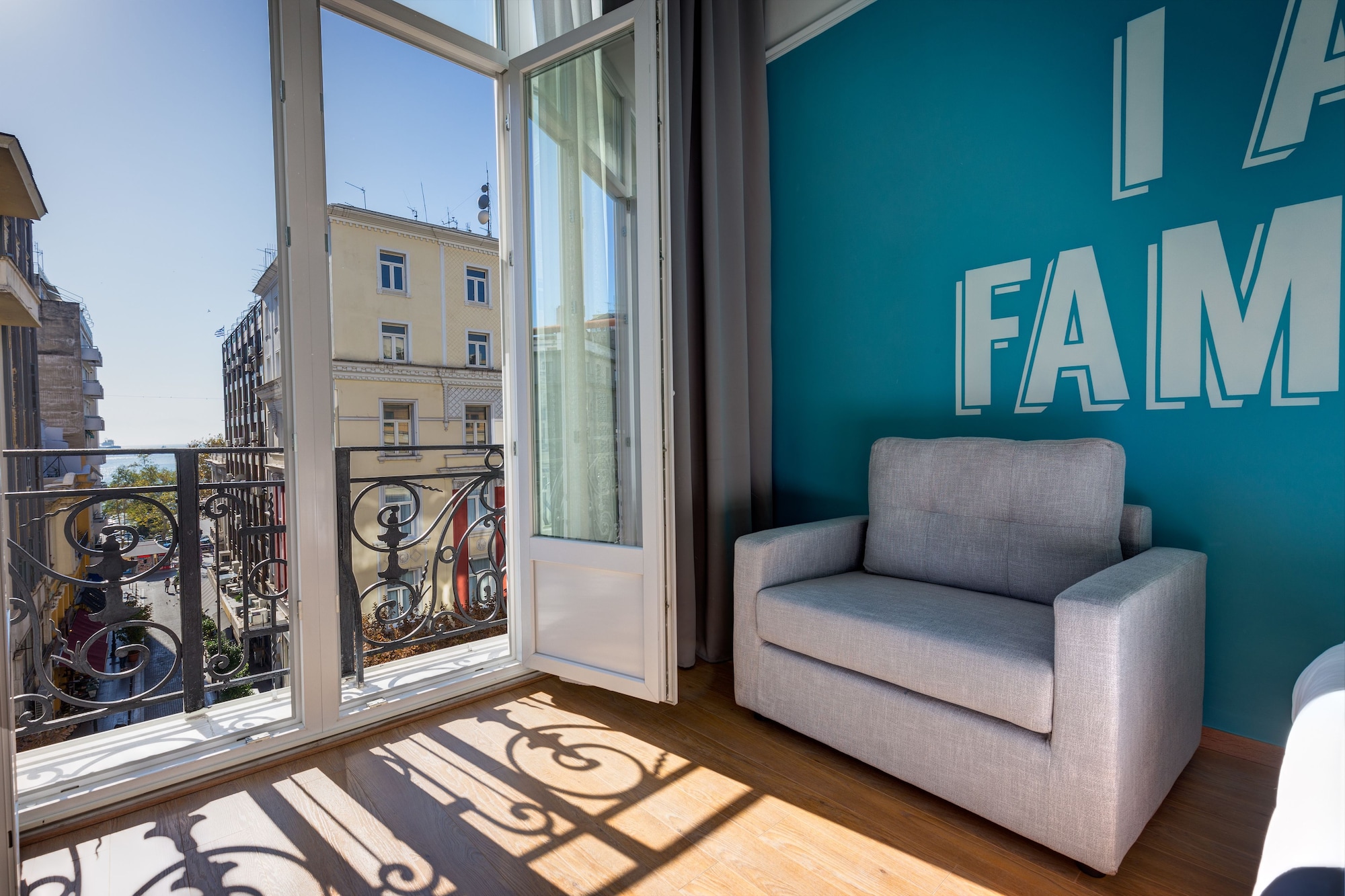 局部海景大型双人间