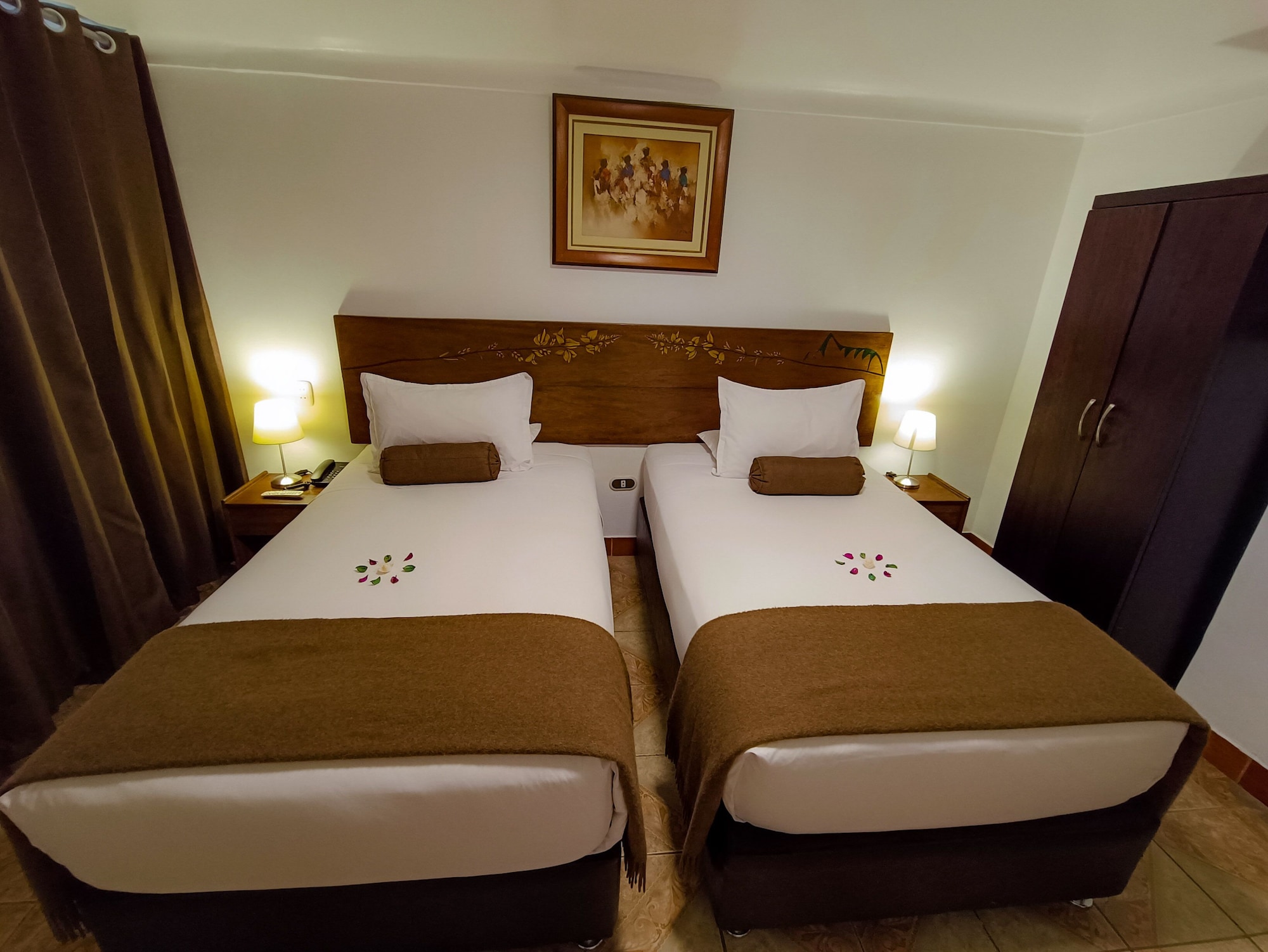 高级双人房， 2 张单人床