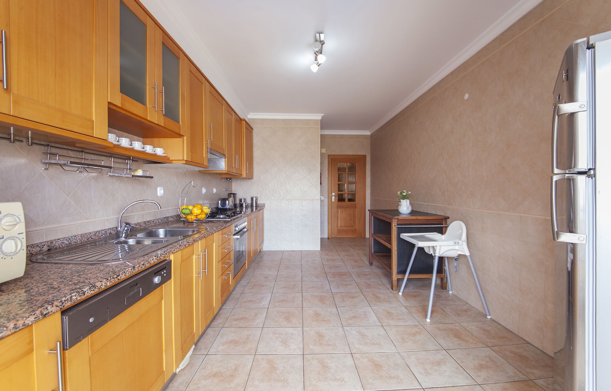 带阳台的两卧室公寓