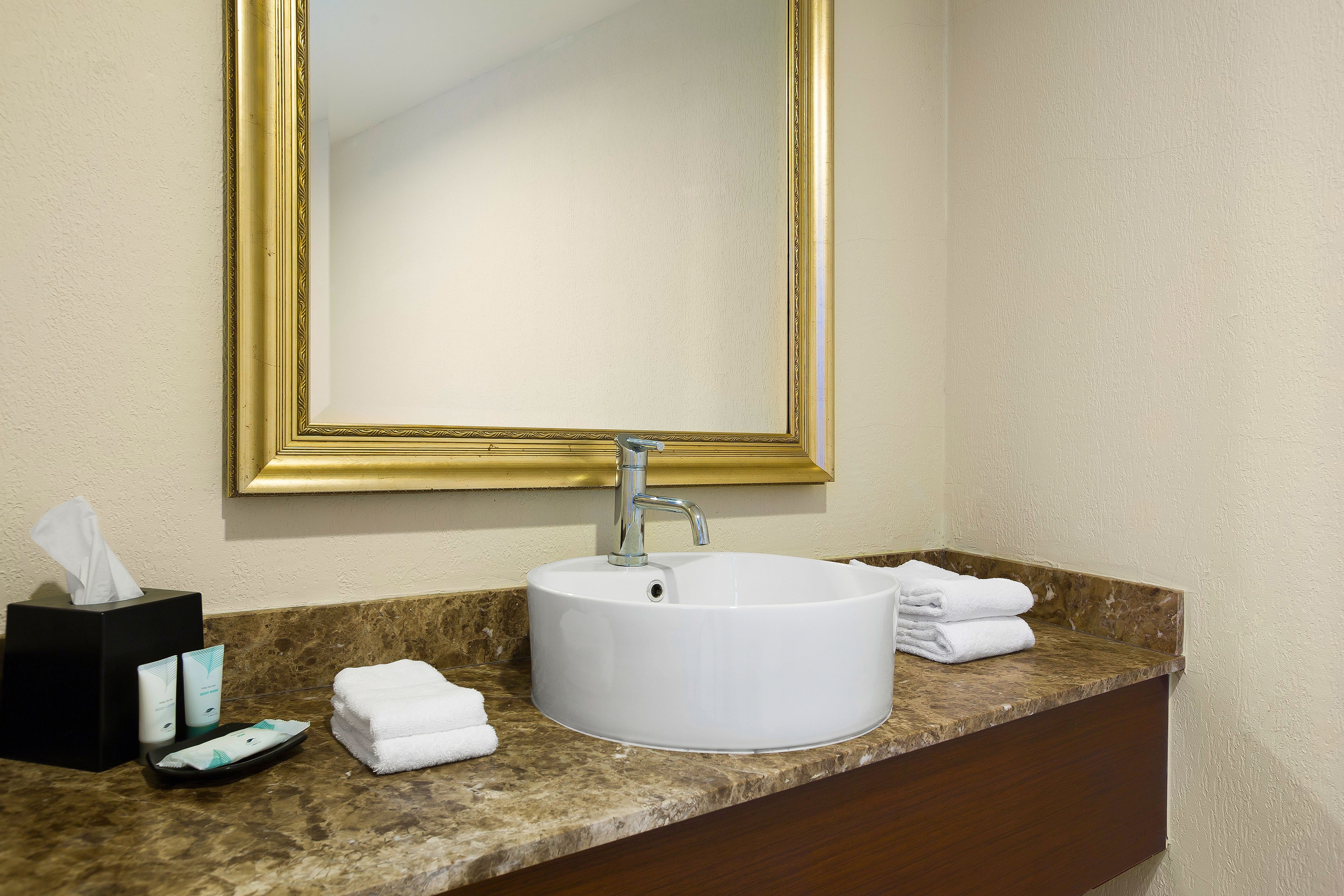 翻新海景套房 - 带1张特大床 - 可使用俱乐部休息室