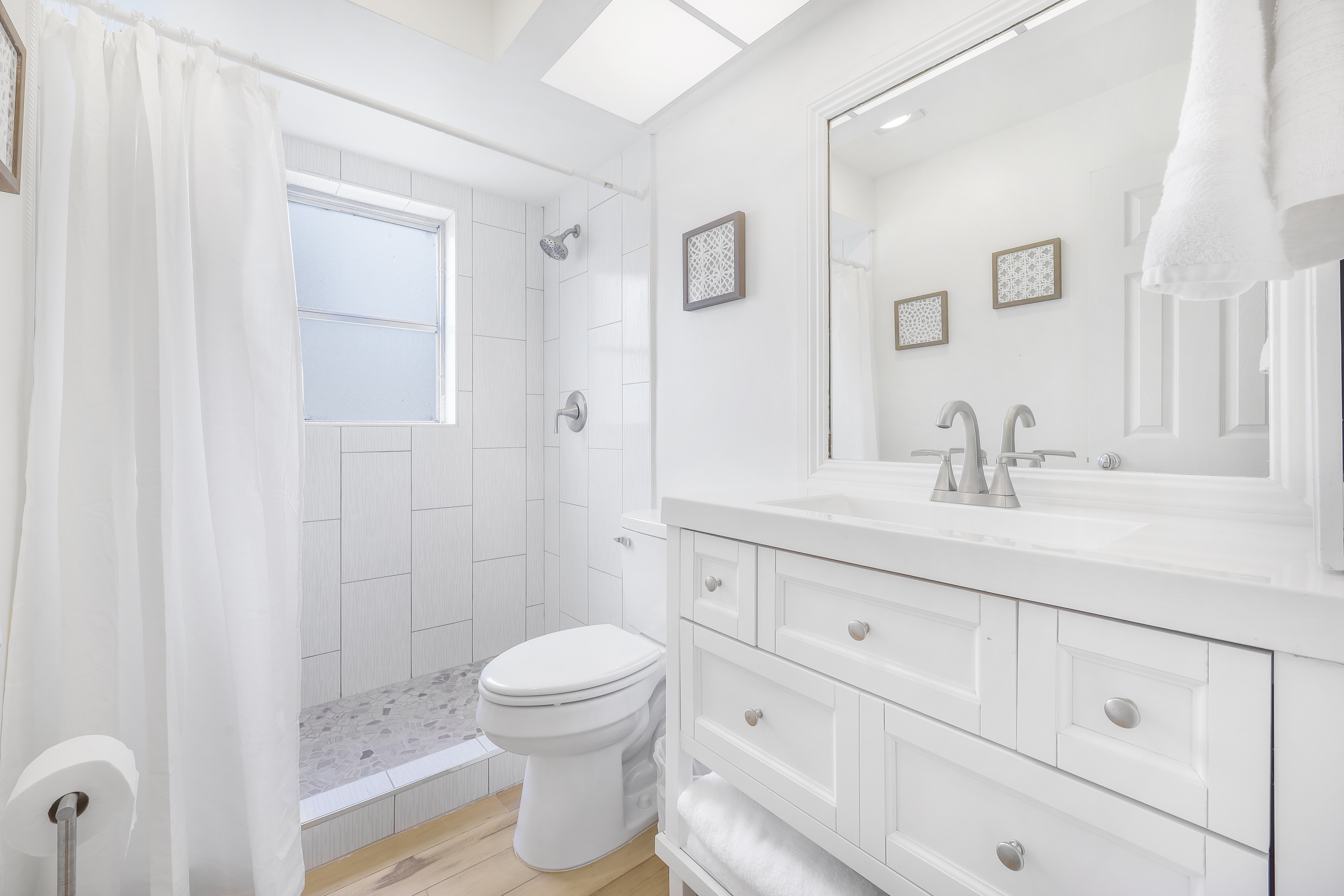 带户外厨房和游戏区的热带绿洲-舒适宜人