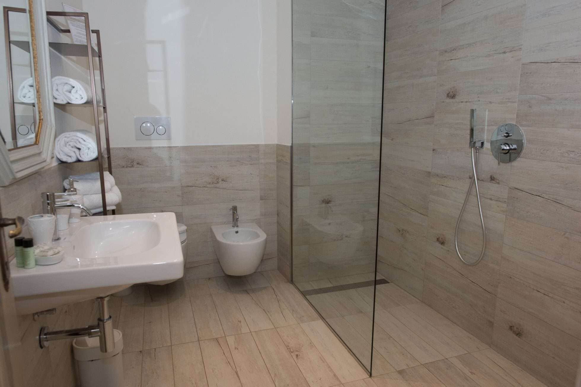 双人房， 1 间卧室， 底层