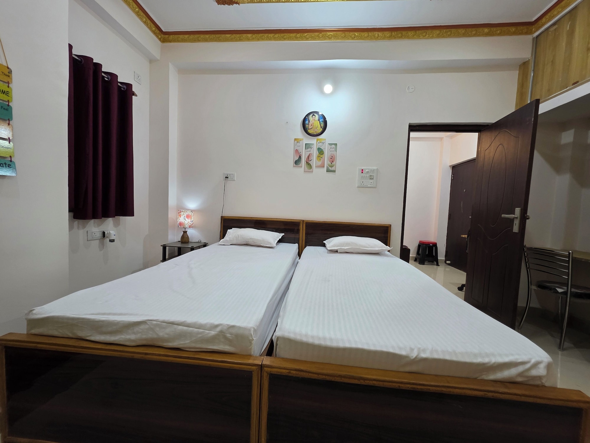 奢华公寓， 多张床， 阳台， 城市景观