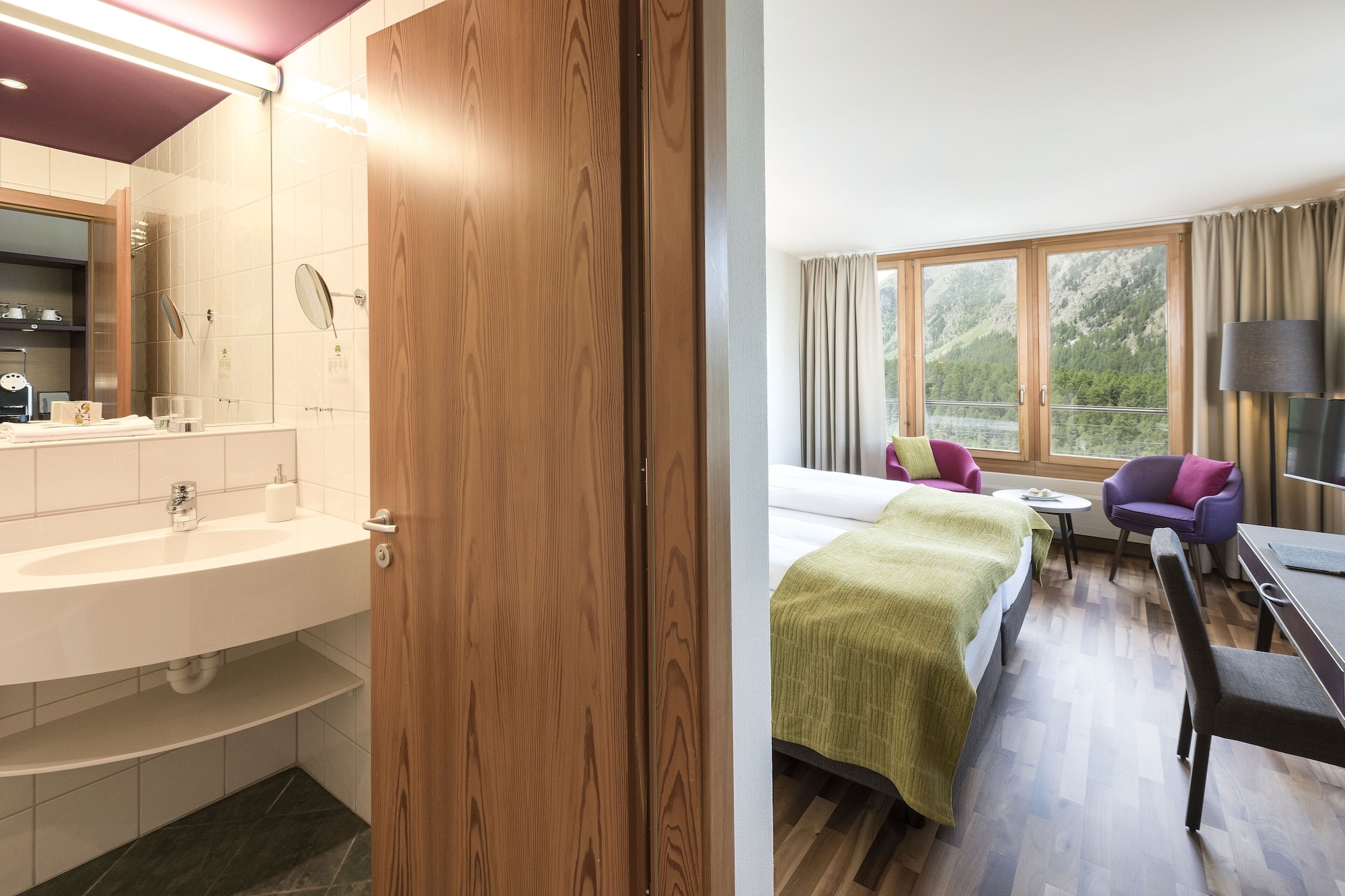 高级双人房（1 张双人床）， 1 张双人床， 山谷景观