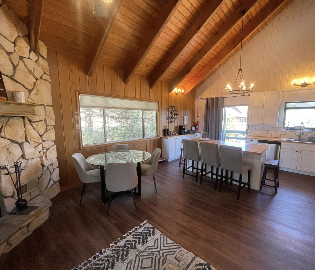 Magical Mountain Views And Cozy Gatherings-Enchanting Retreat