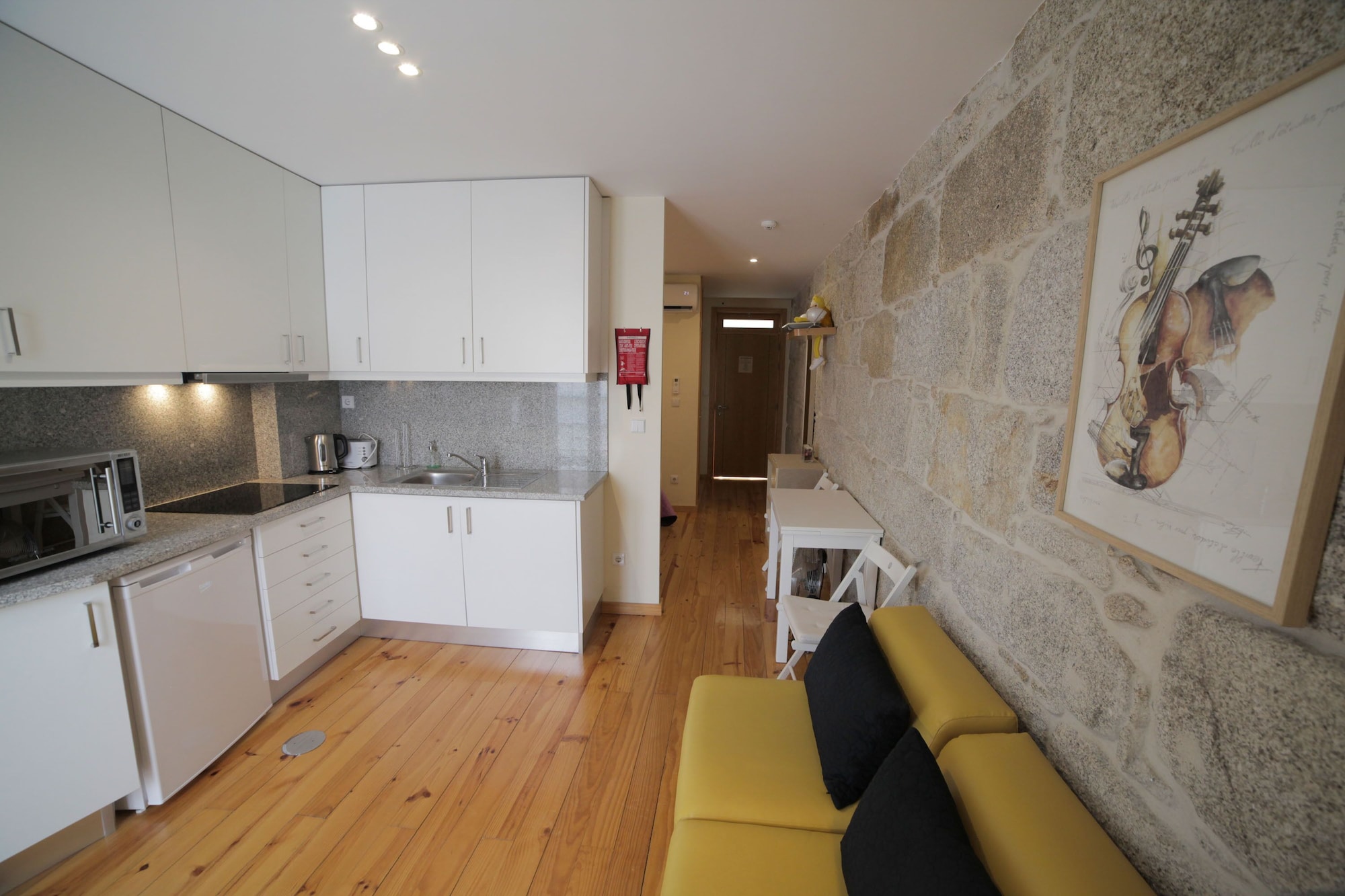 标准开间， 1 张双人床， 城市景观 （3F）