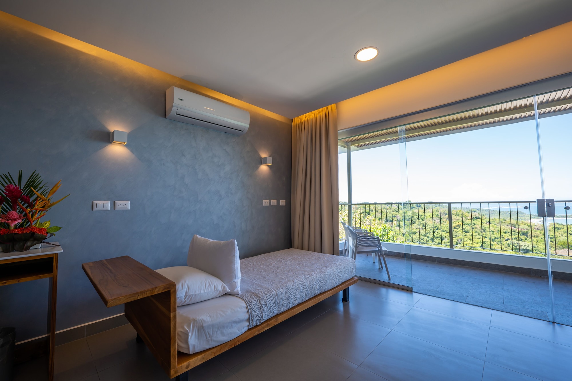 标准日出海景房