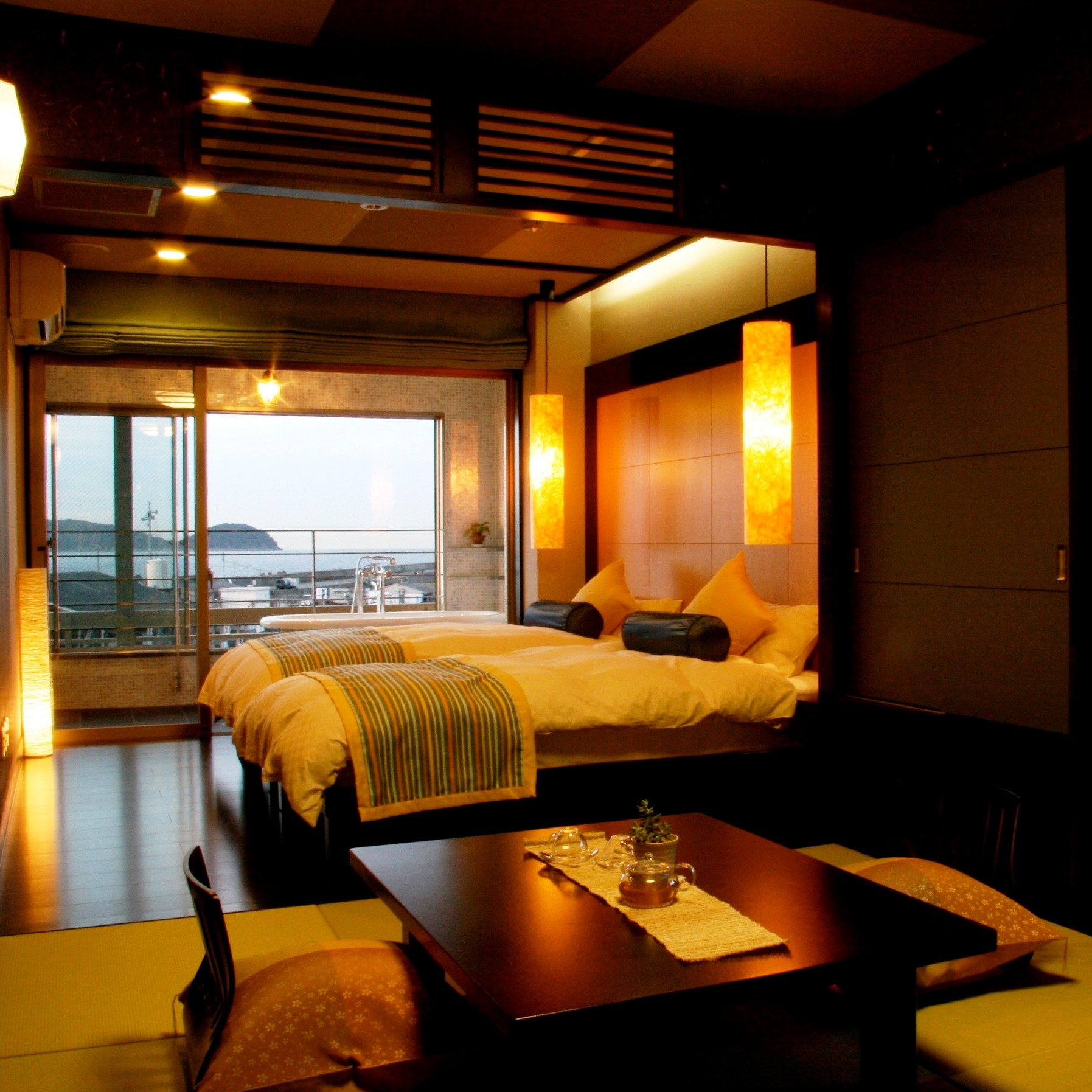 双人房 + 半露天浴缸 + 榻榻米休息区