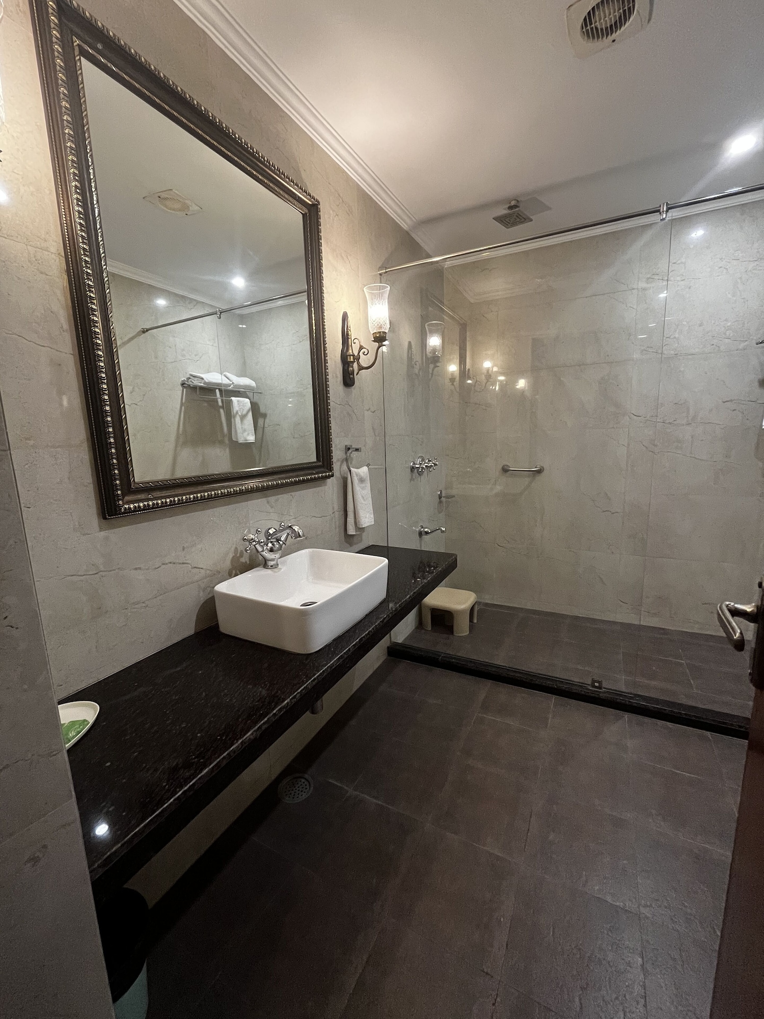 行政双人房， 1 张大床