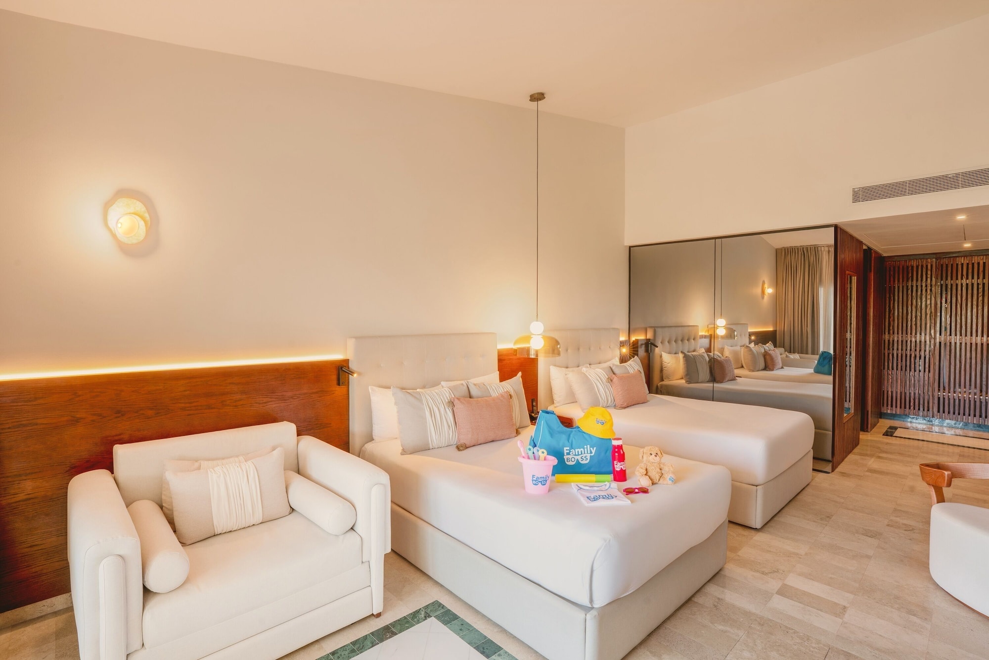 家庭精选初级套房园景 （17岁以下2名小童免费）