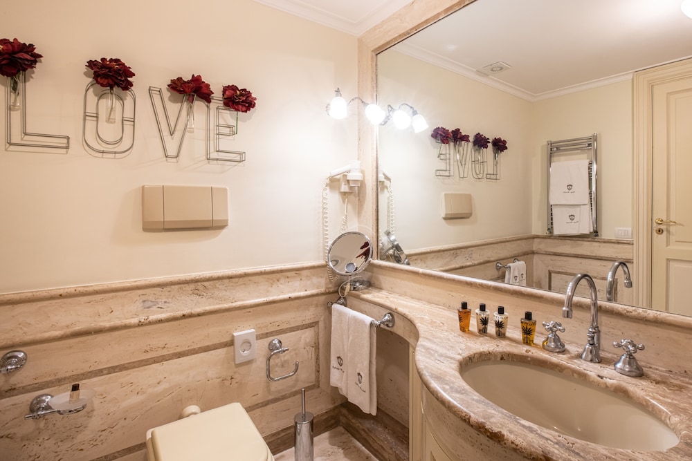 Deluxe Double Room with French Balcony