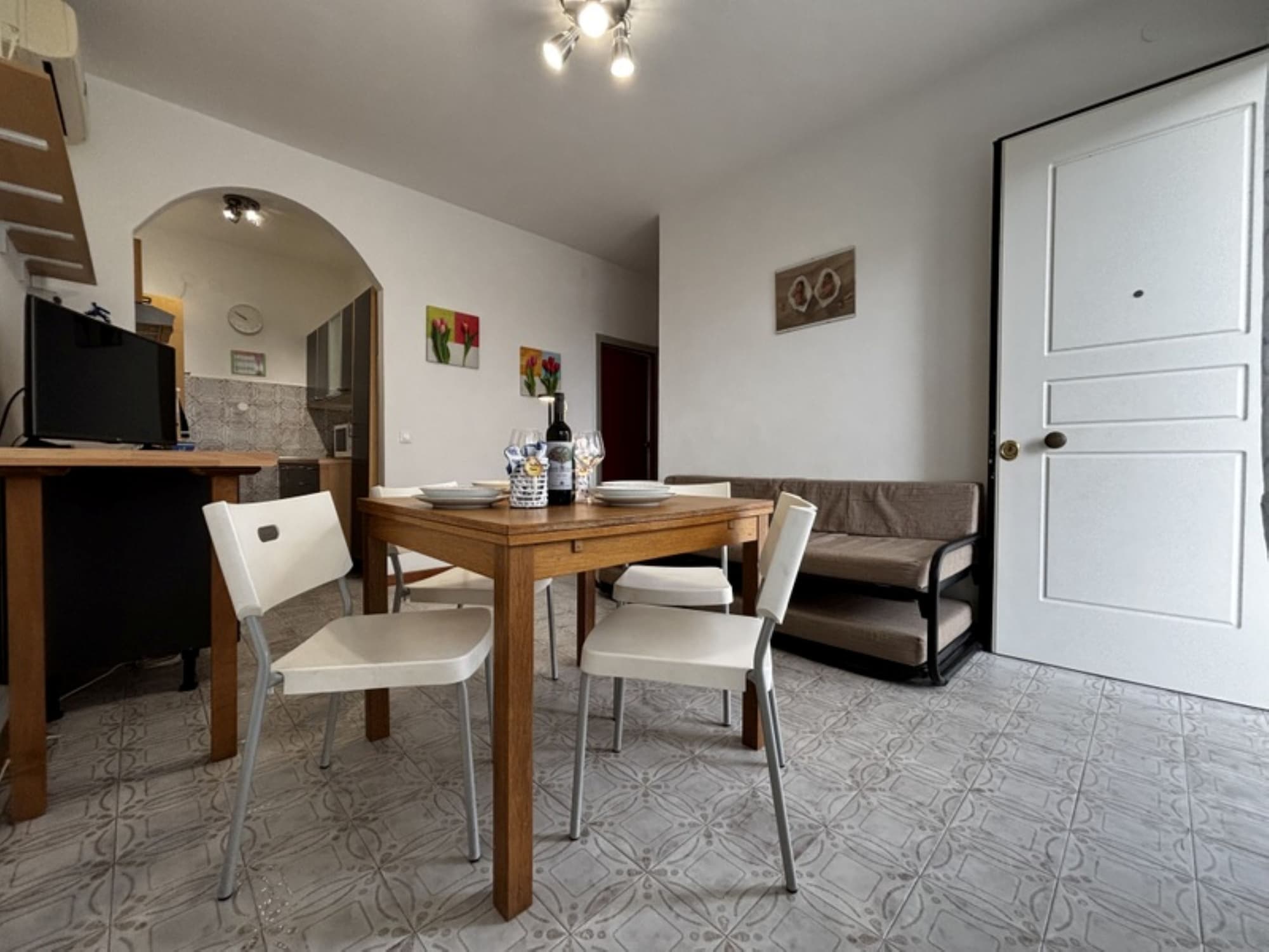 带阳台的花园景两卧室公寓