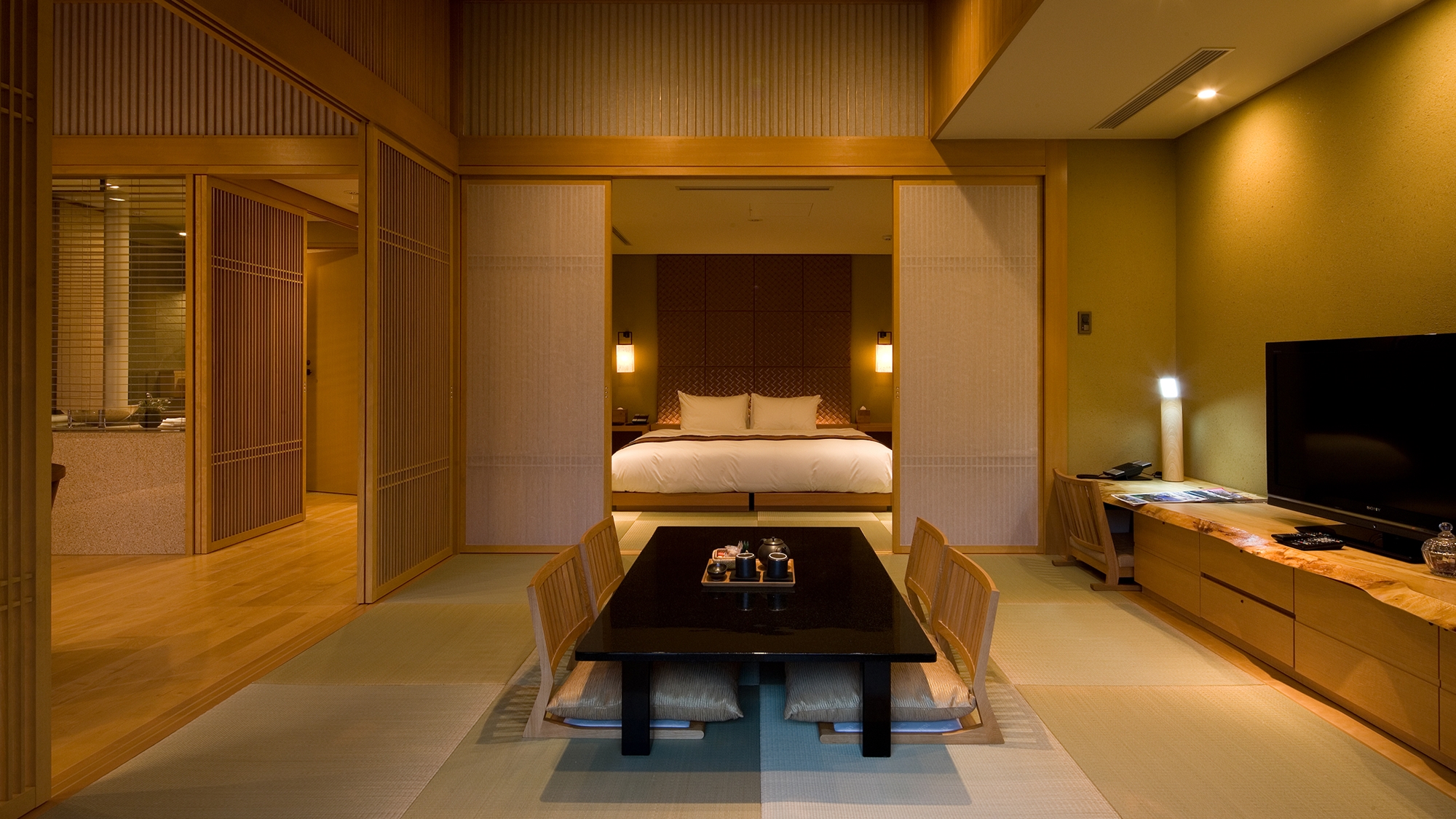 豪华双人和洋式房（园景，无烟，花园水疗套房特大床）