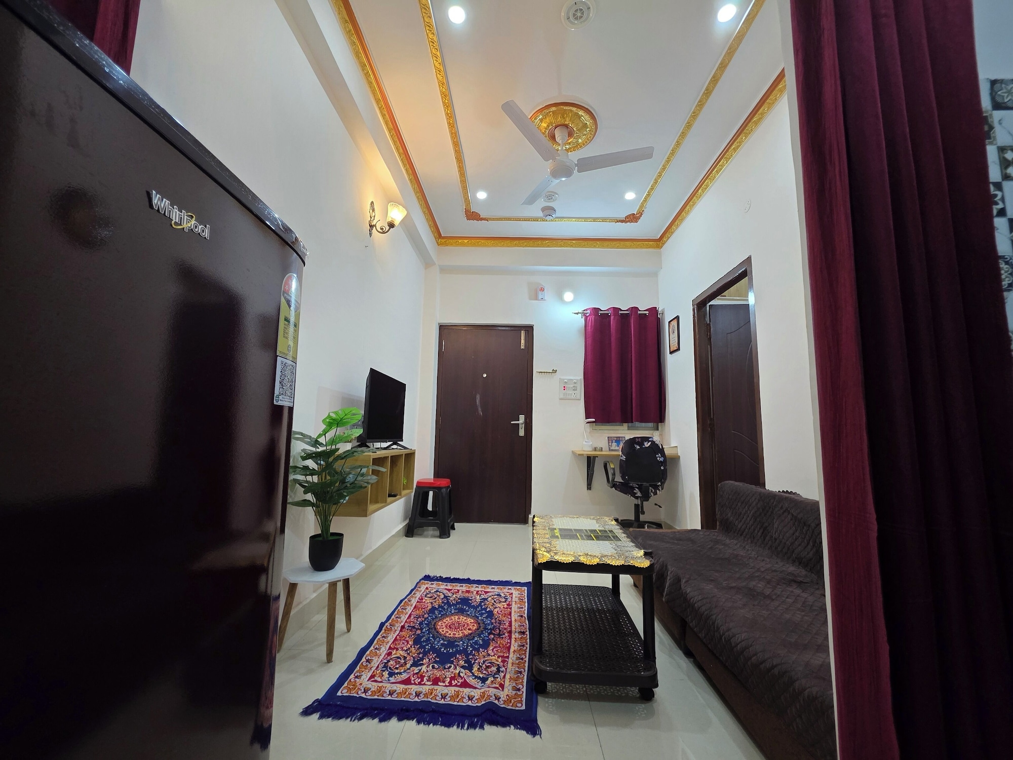 奢华公寓， 多张床， 阳台， 城市景观