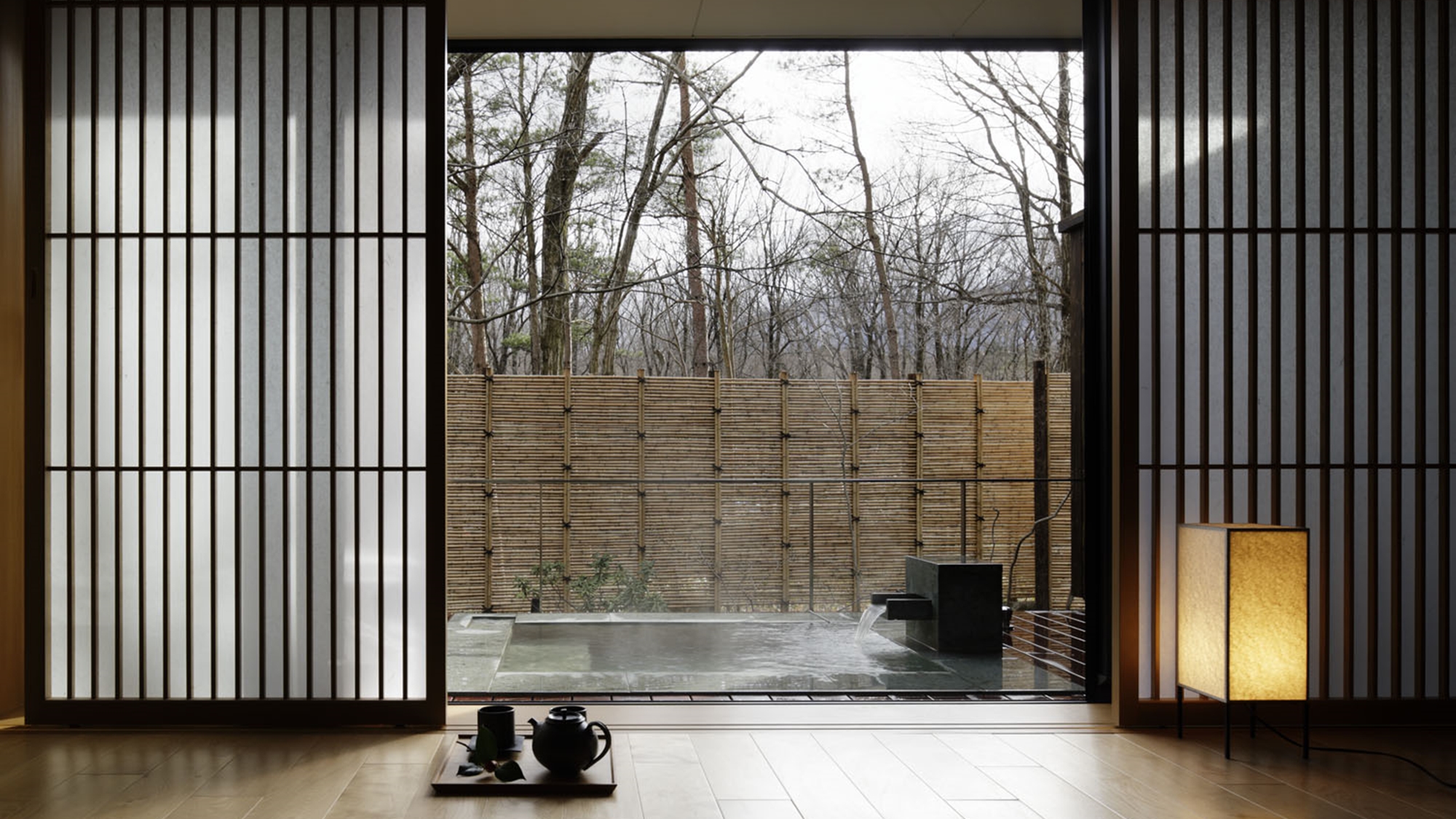 豪华双人和洋式房（园景，无烟，花园水疗套房特大床）