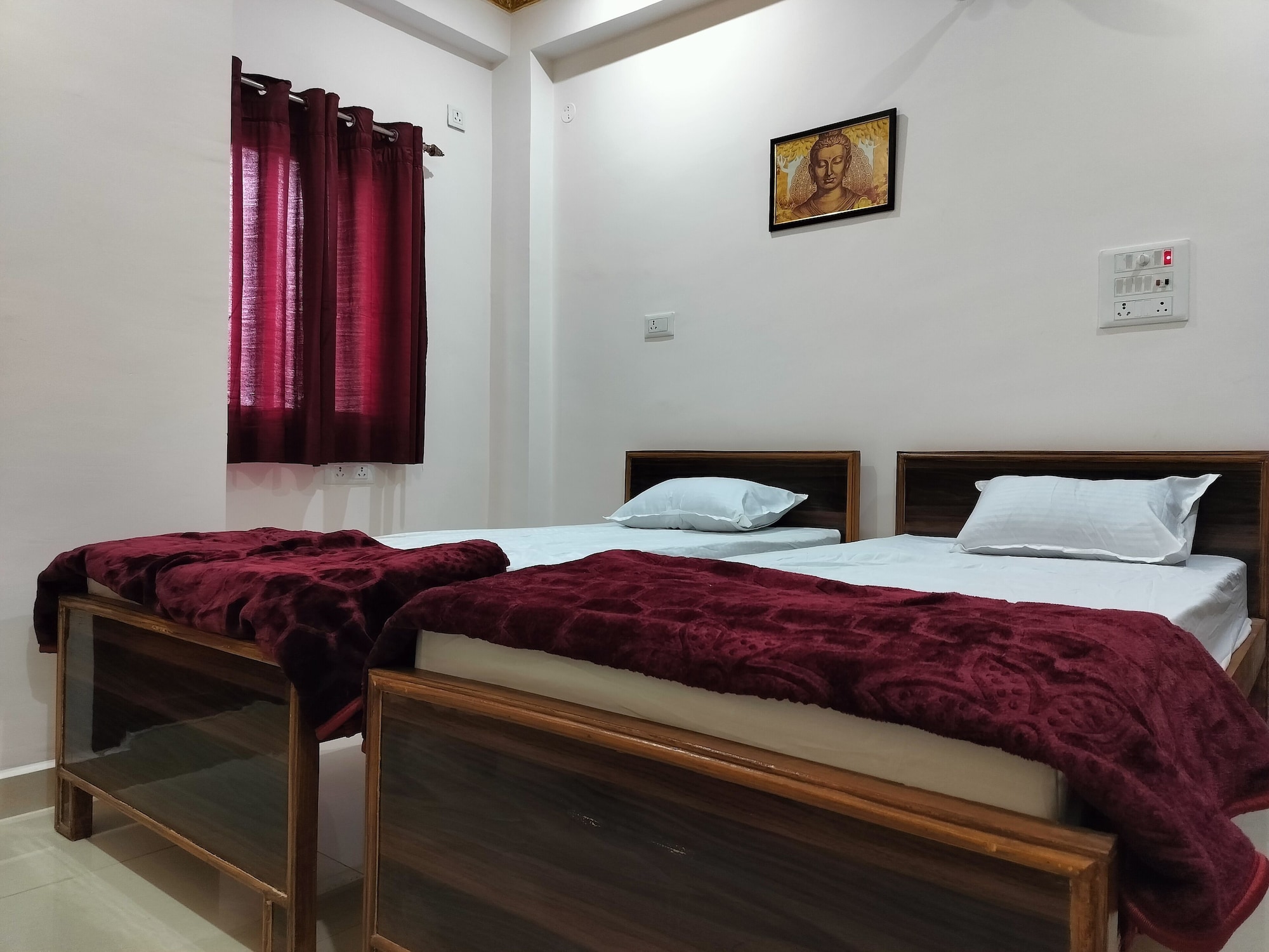 奢华公寓， 多张床， 阳台， 城市景观