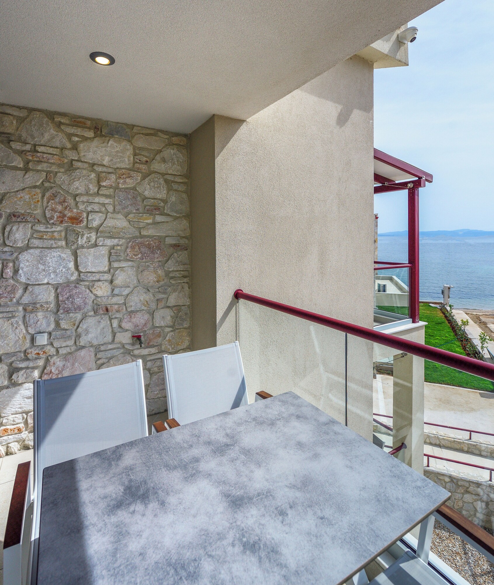 带阳台及海景的家庭房