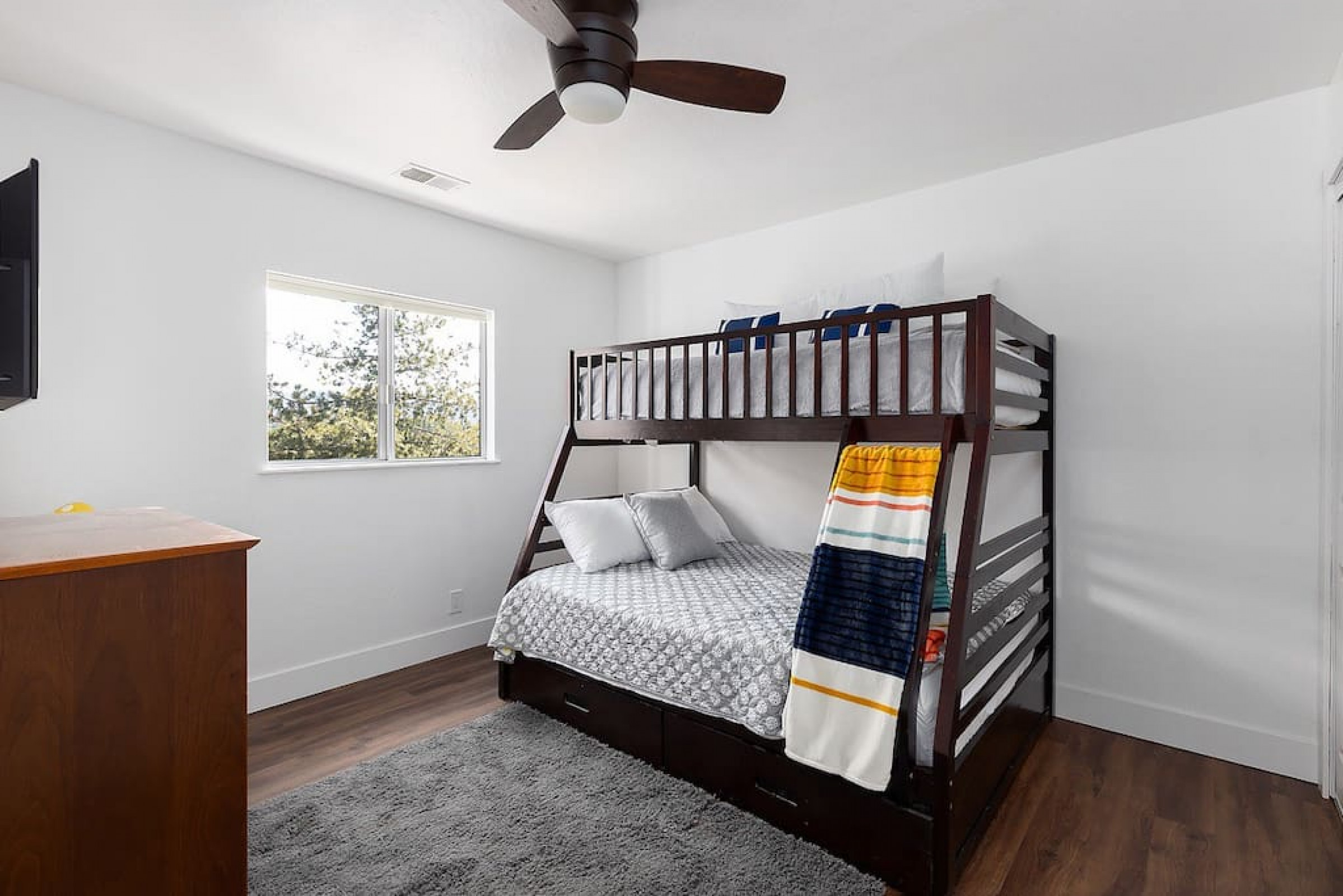 Magical Mountain Views And Cozy Gatherings-Enchanting Retreat