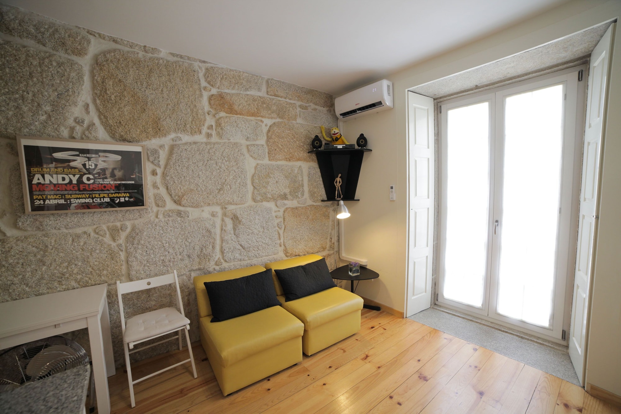 标准开间， 1 张双人床， 城市景观 （2F）