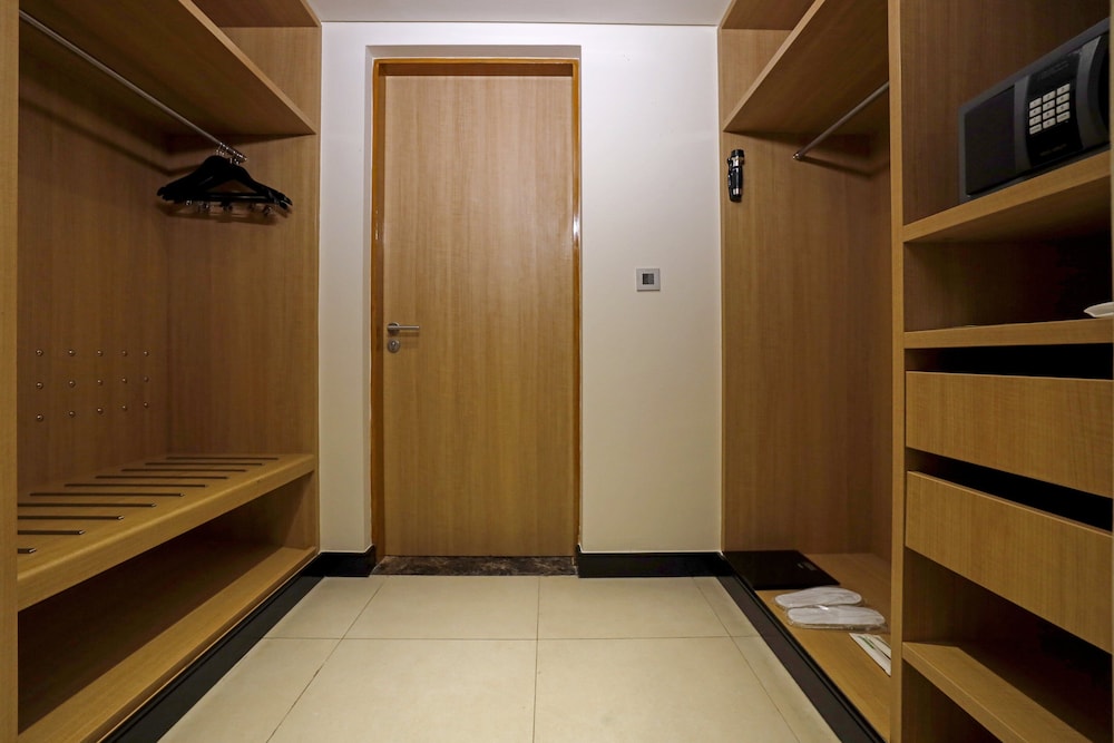 特大床套房-可吸煙