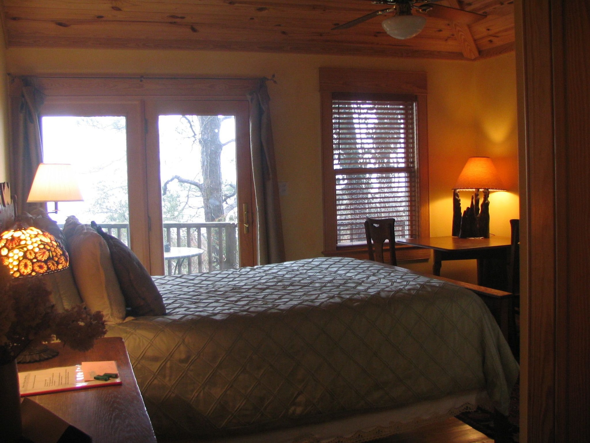 豪华大床间 - 禁烟