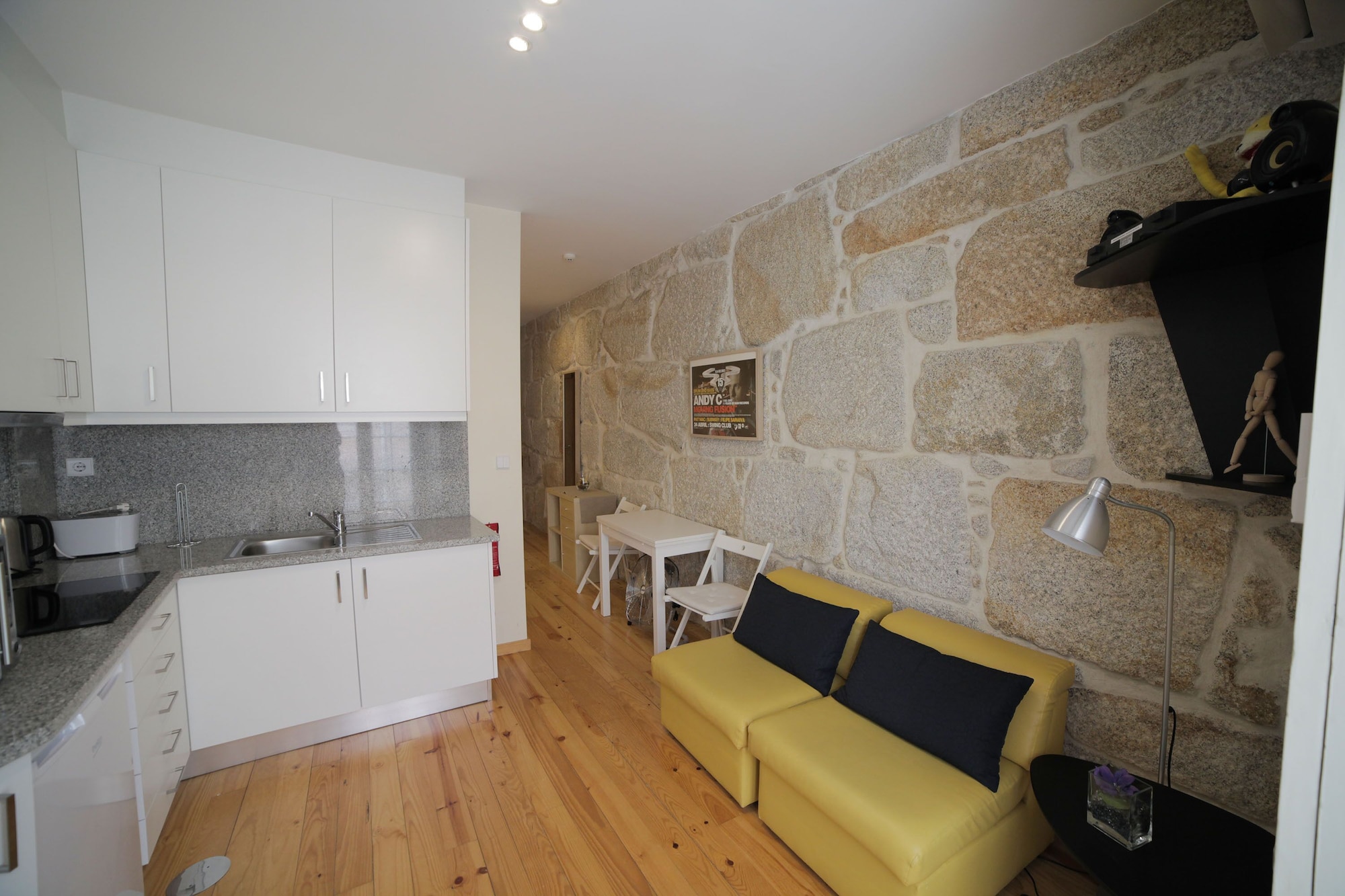 标准开间， 1 张双人床， 城市景观 （2F）