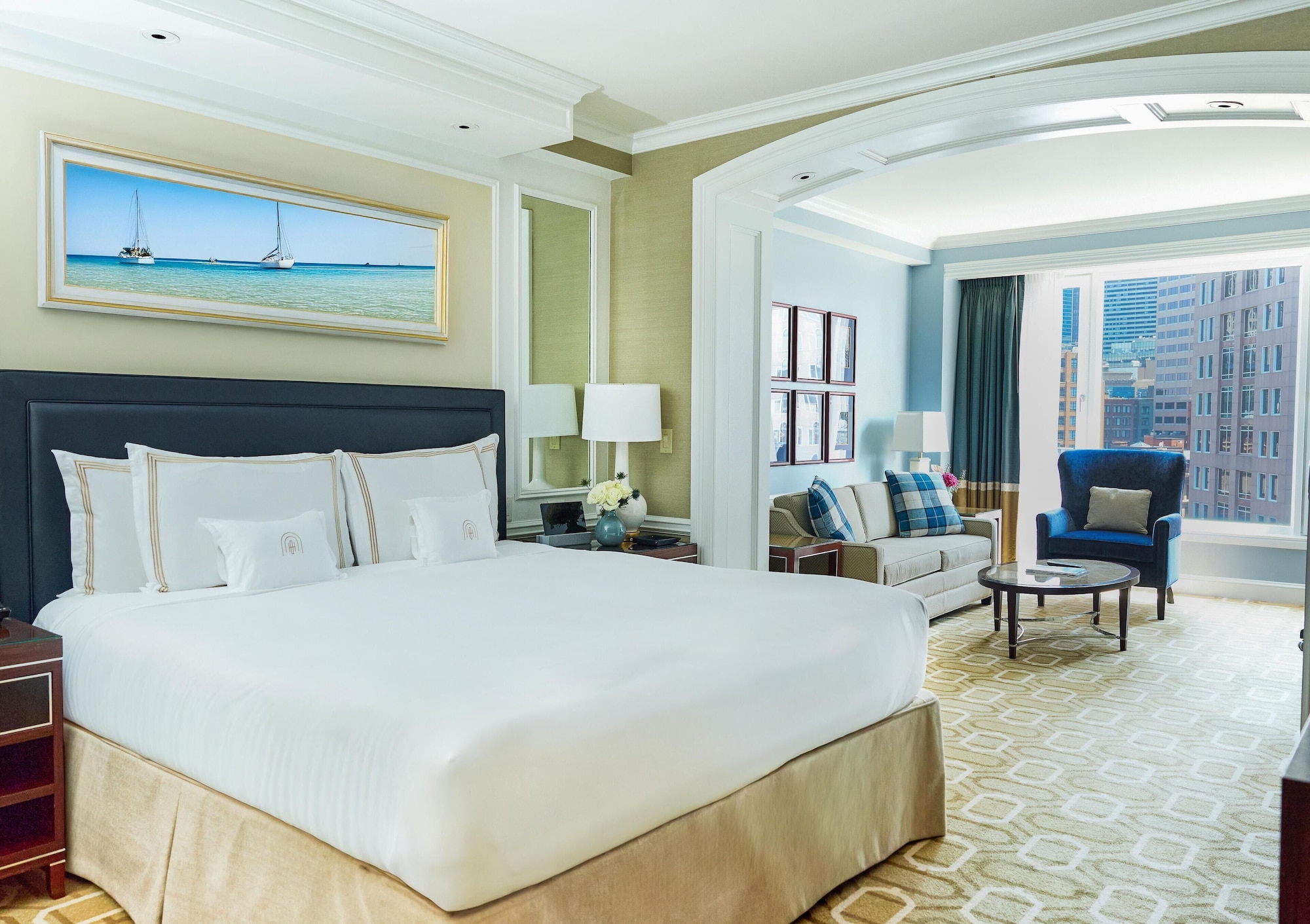 城景豪华特大床房