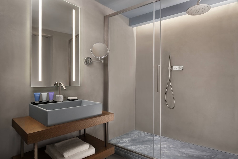 亚里亚小型套房 - 带1张特大号床 - 享有市景