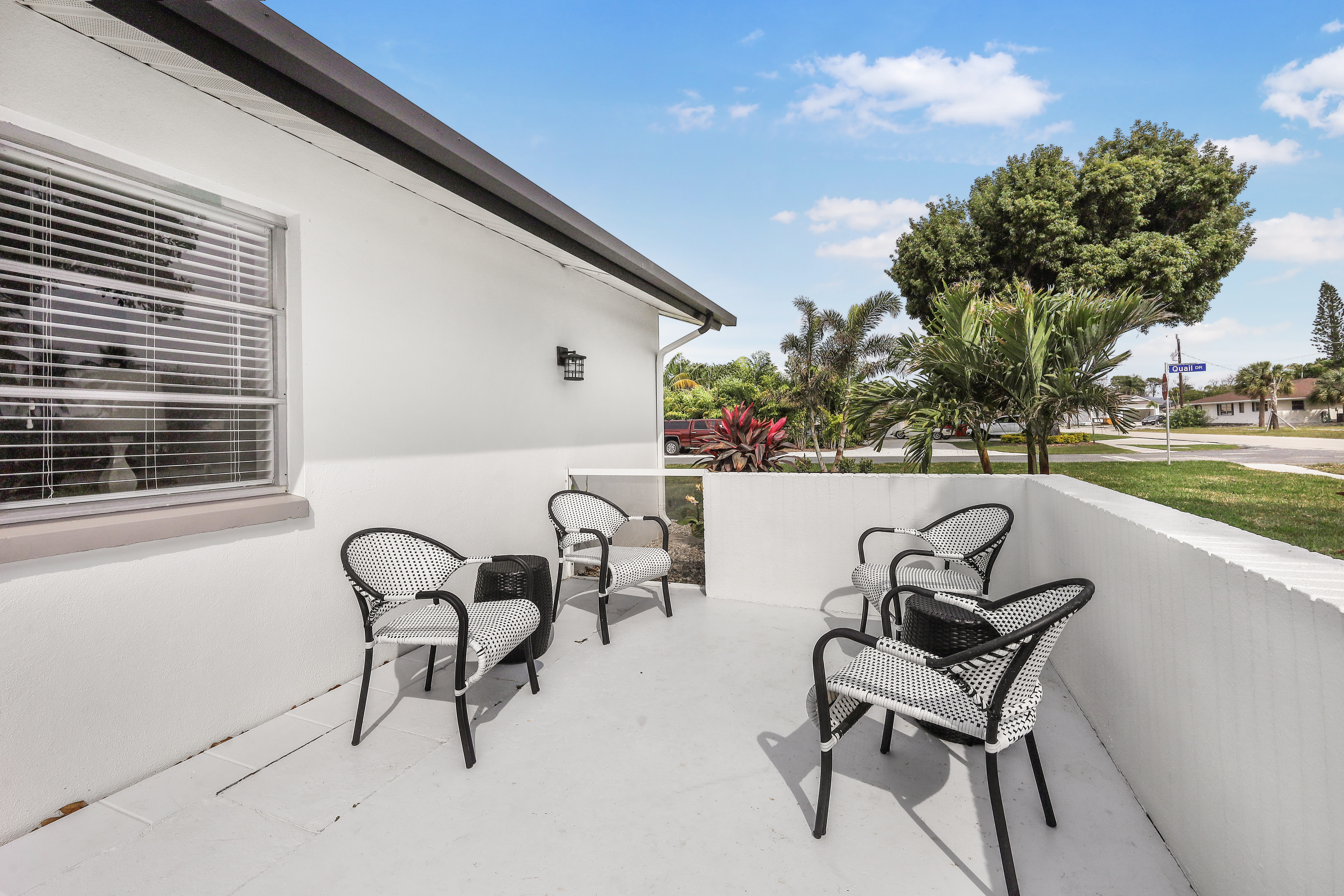 带户外厨房和游戏区的热带绿洲-舒适宜人