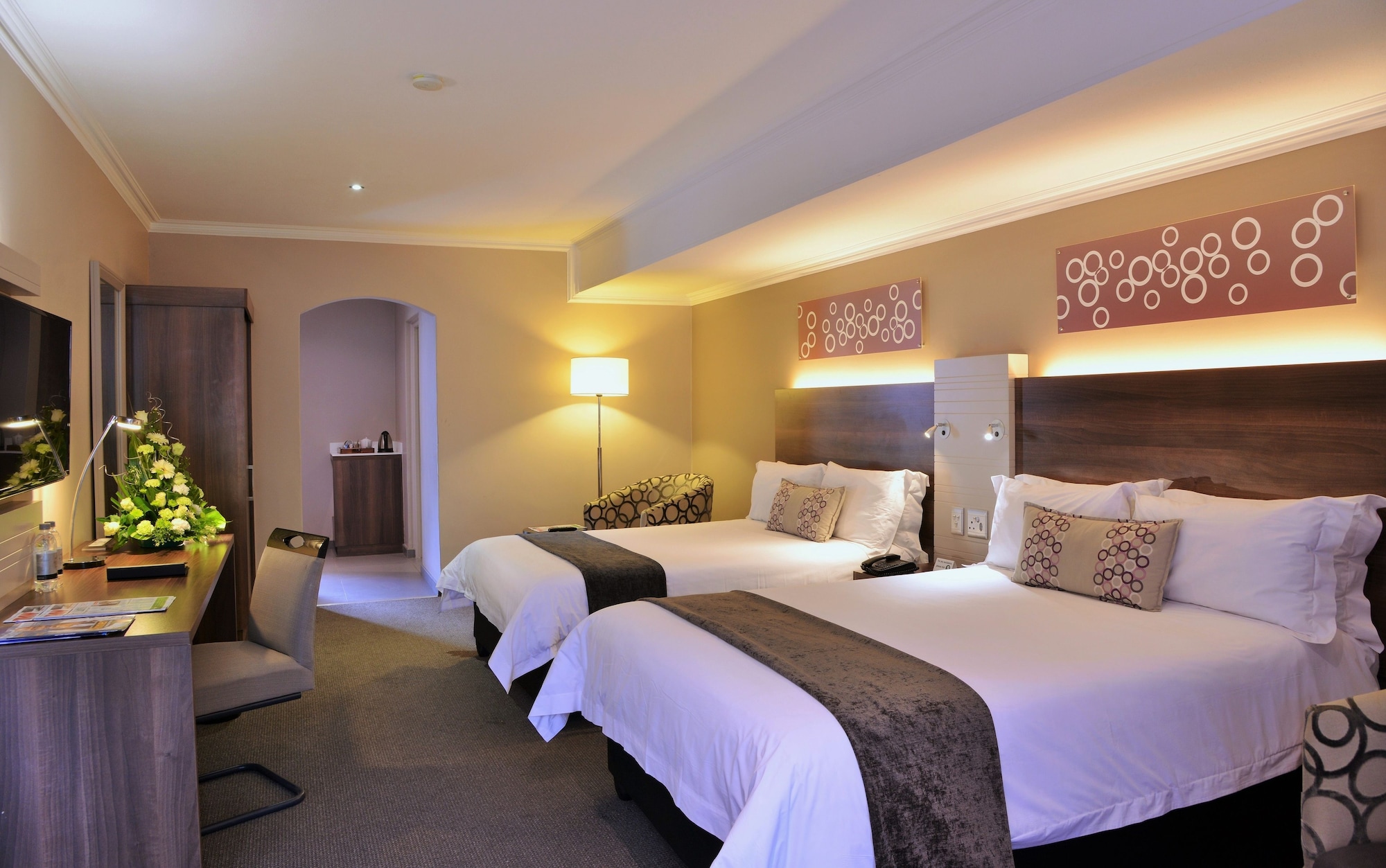 豪华房，2张大床，无烟，花园景（Silverbirch 双人 4*）