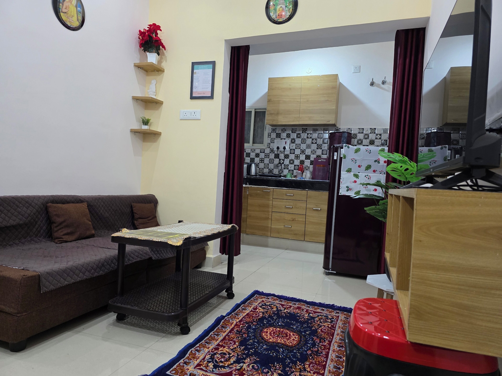 奢华公寓， 多张床， 阳台， 城市景观